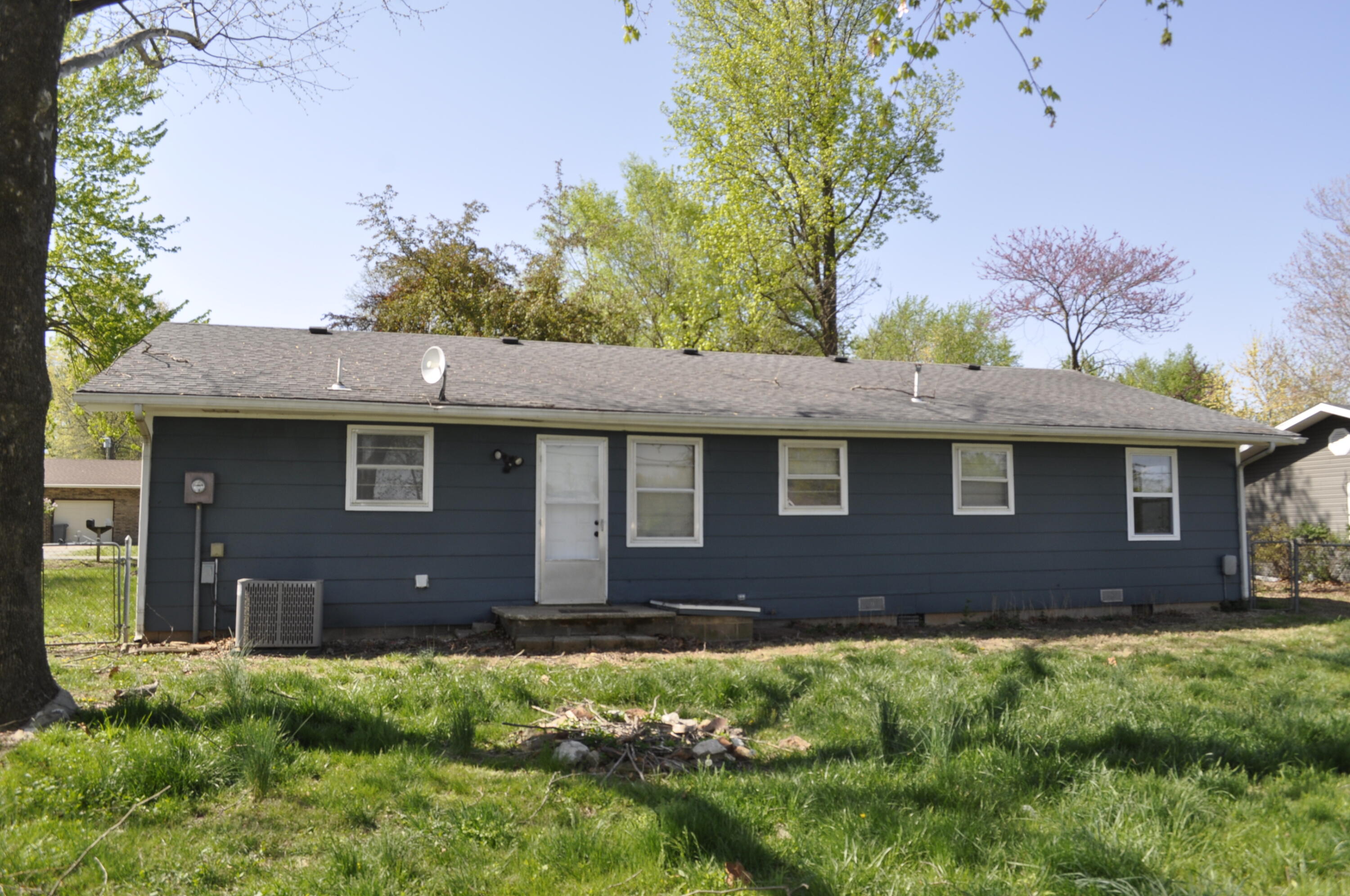 205 East Pennell Street Property Photo 19