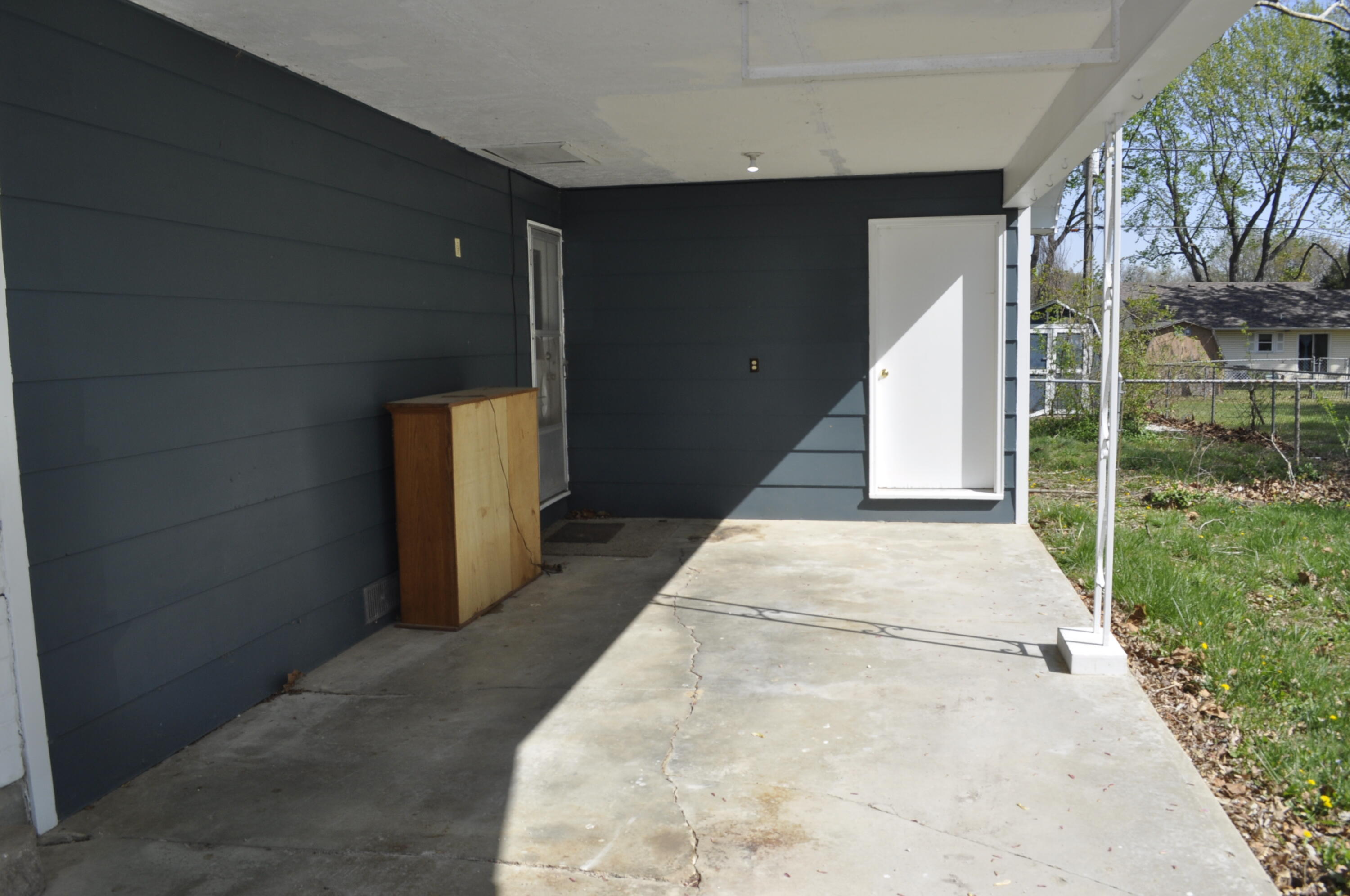 205 East Pennell Street Property Photo 20