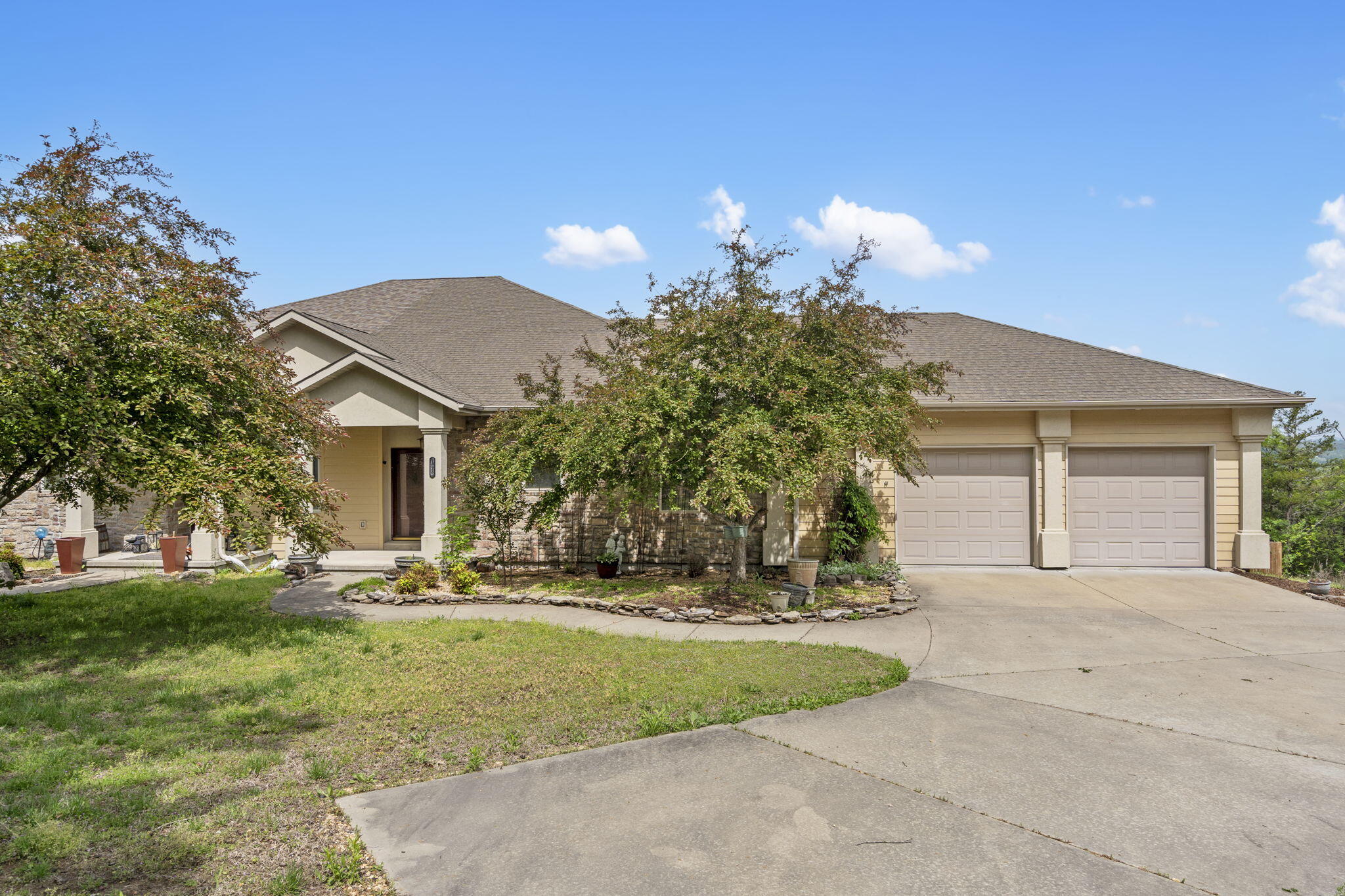 1026 Iowa Colony Road Property Photo 1