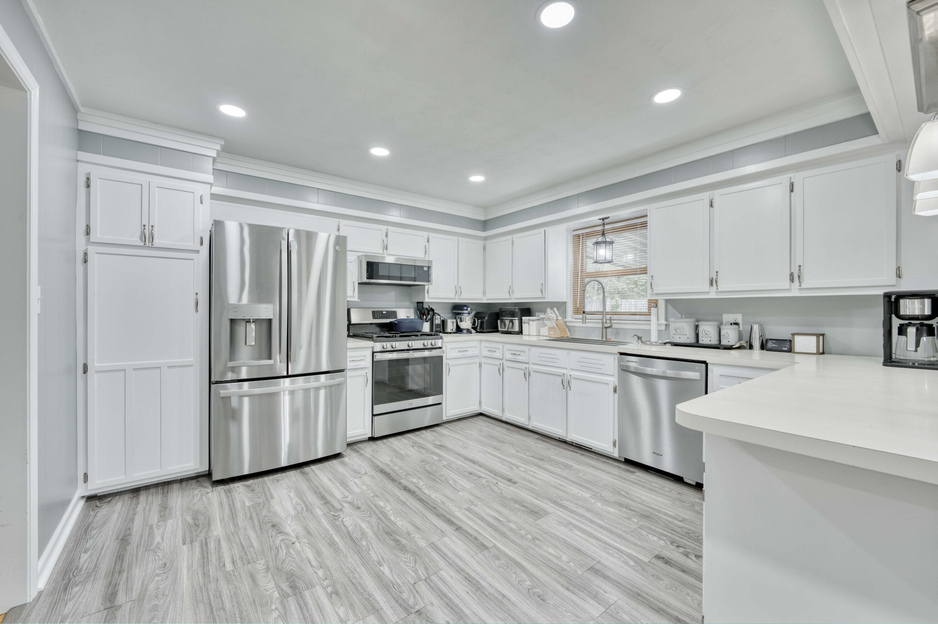 1200 West Broadmoor Street Property Photo 6