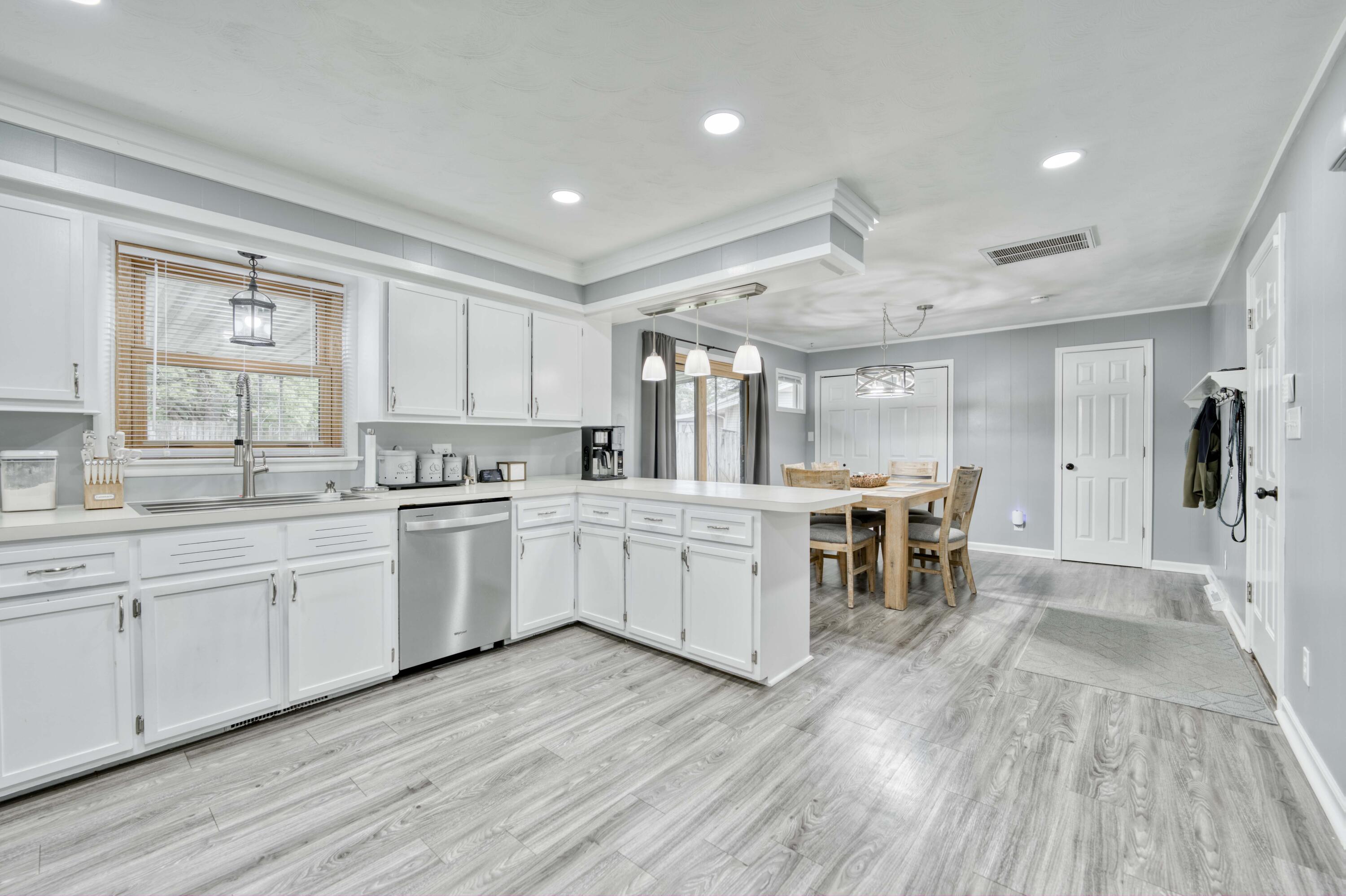 1200 West Broadmoor Street Property Photo 7