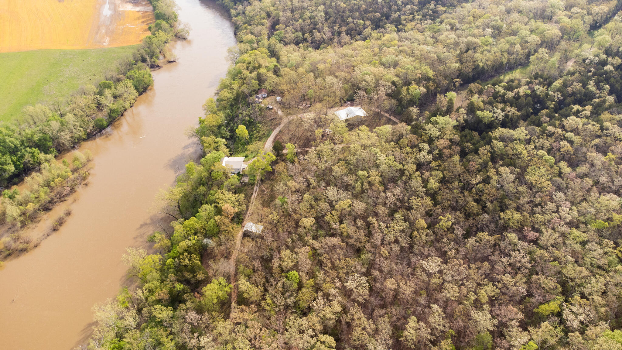 16898 Highway 42 Property Photo 3