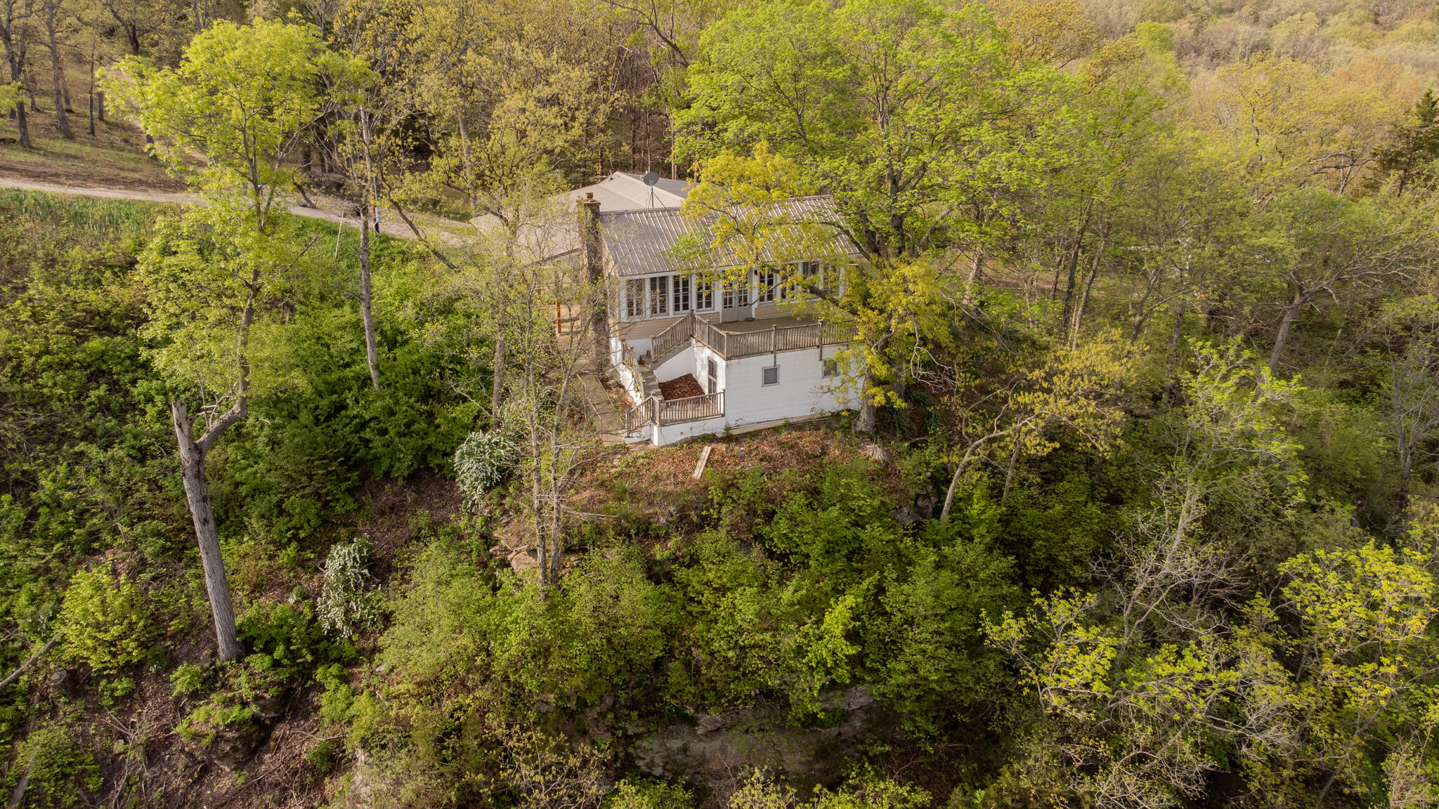 16898 Highway 42 Property Photo 5