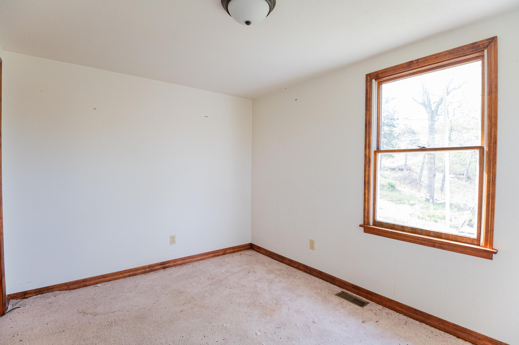 16898 Highway 42 Property Photo 29