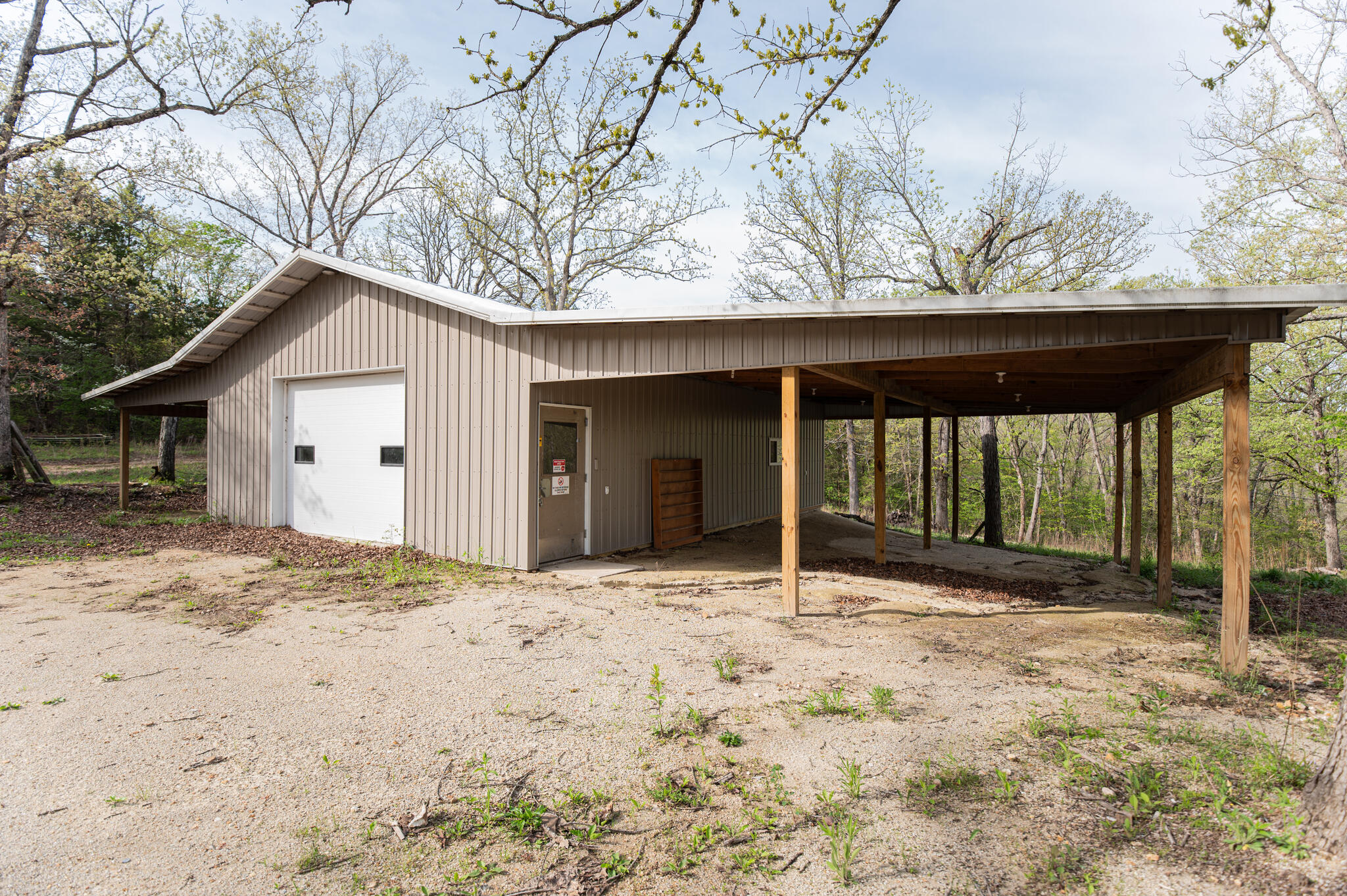 16898 Highway 42 Property Photo 58