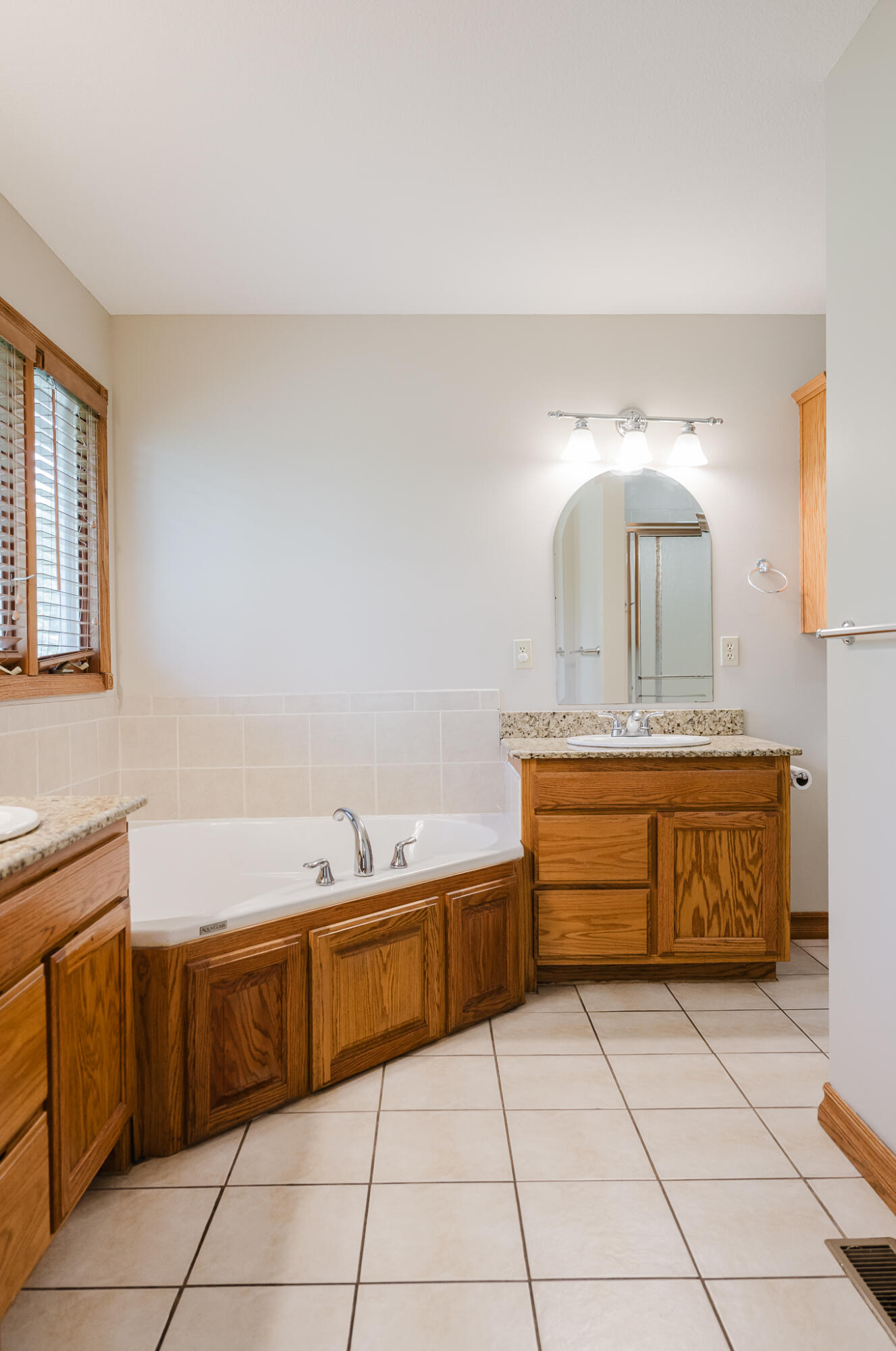 406 South Cedarbrook Drive Property Photo 15