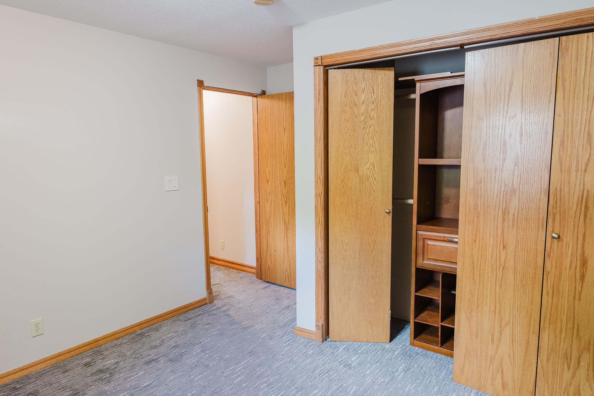 406 South Cedarbrook Drive Property Photo 38
