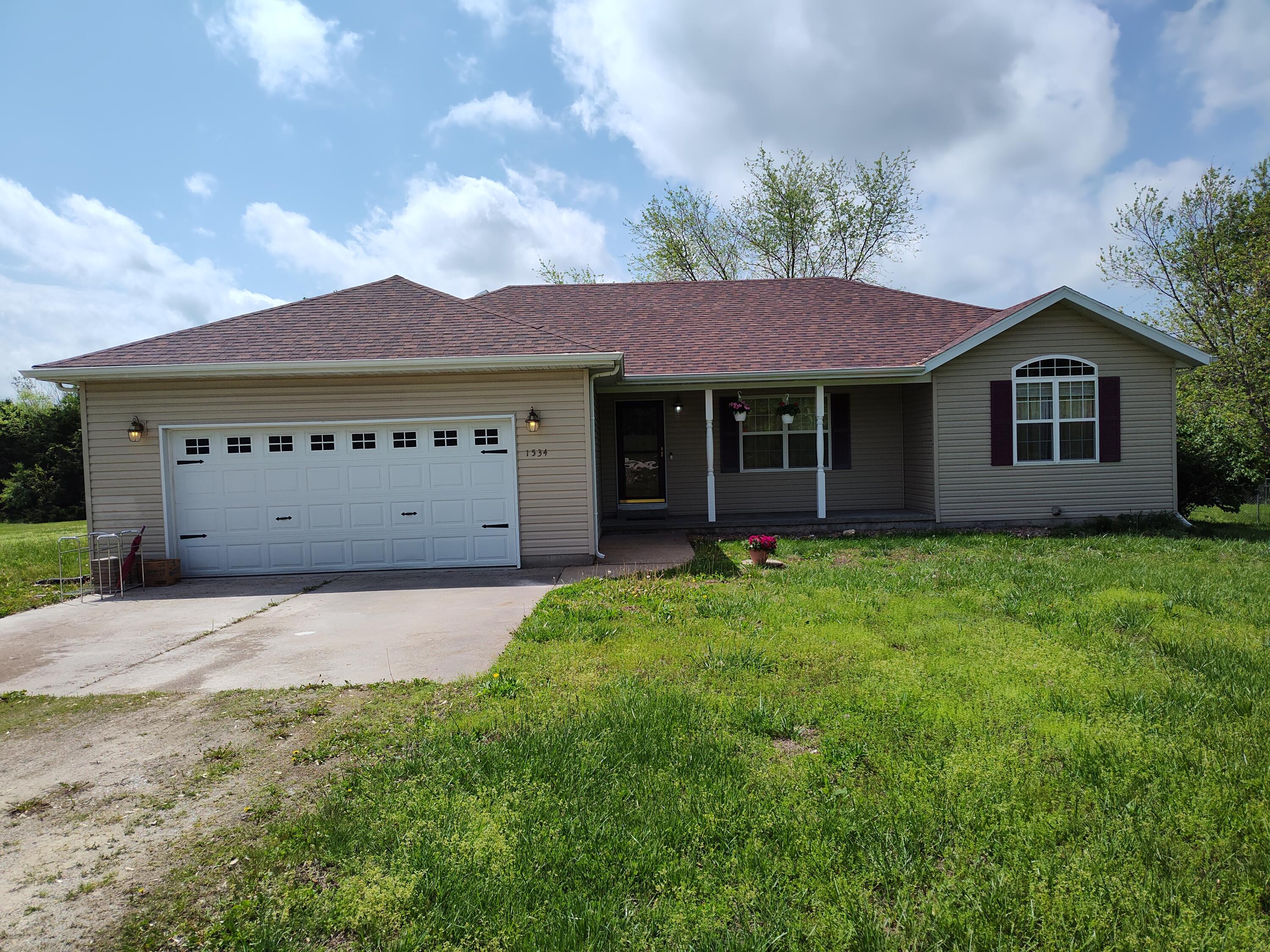 1534 Sunny Acres Place Property Photo 2