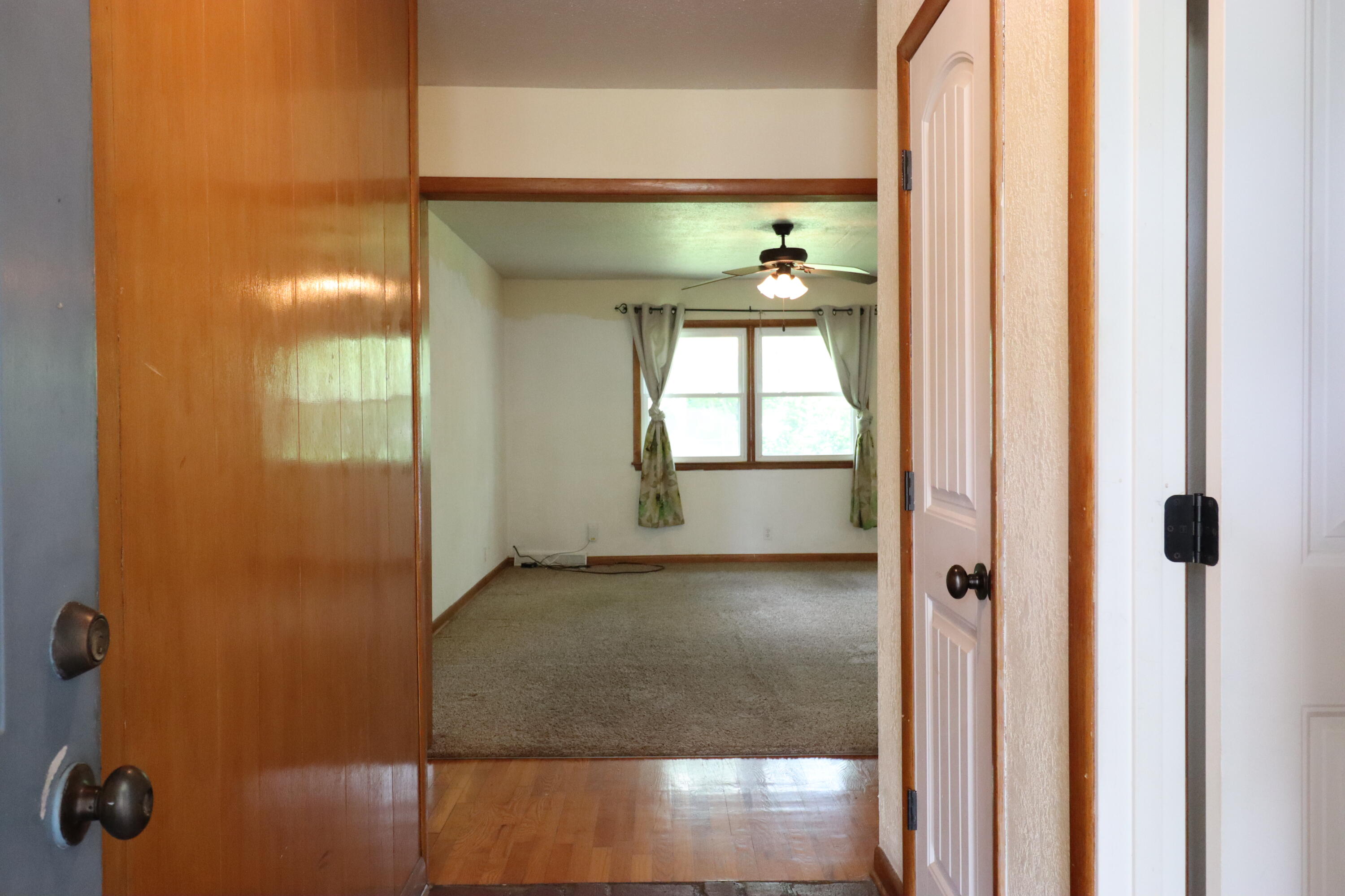 529 East Mcgee Street Property Photo 2