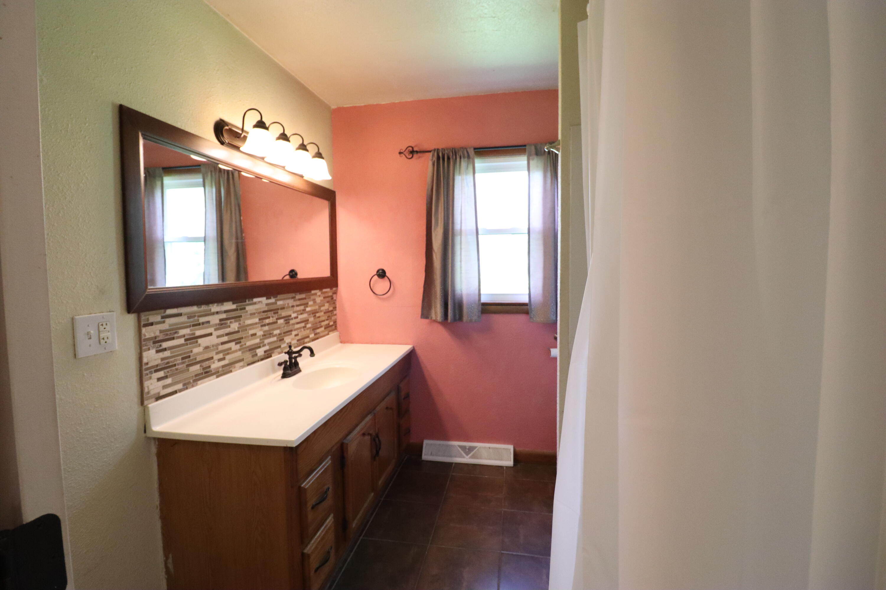 529 East Mcgee Street Property Photo 18