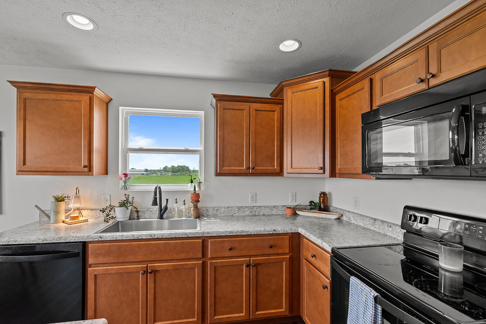 1418 South Lorraine Avenue Property Photo 8