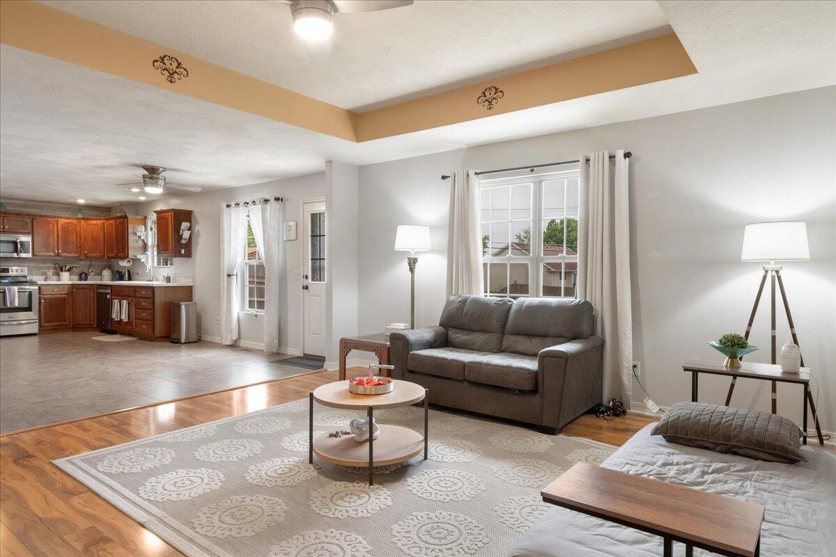 2186 East Chelsea Street Property Photo 9