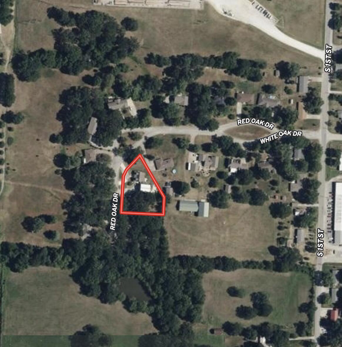 410 White Oak Drive Property Photo 2