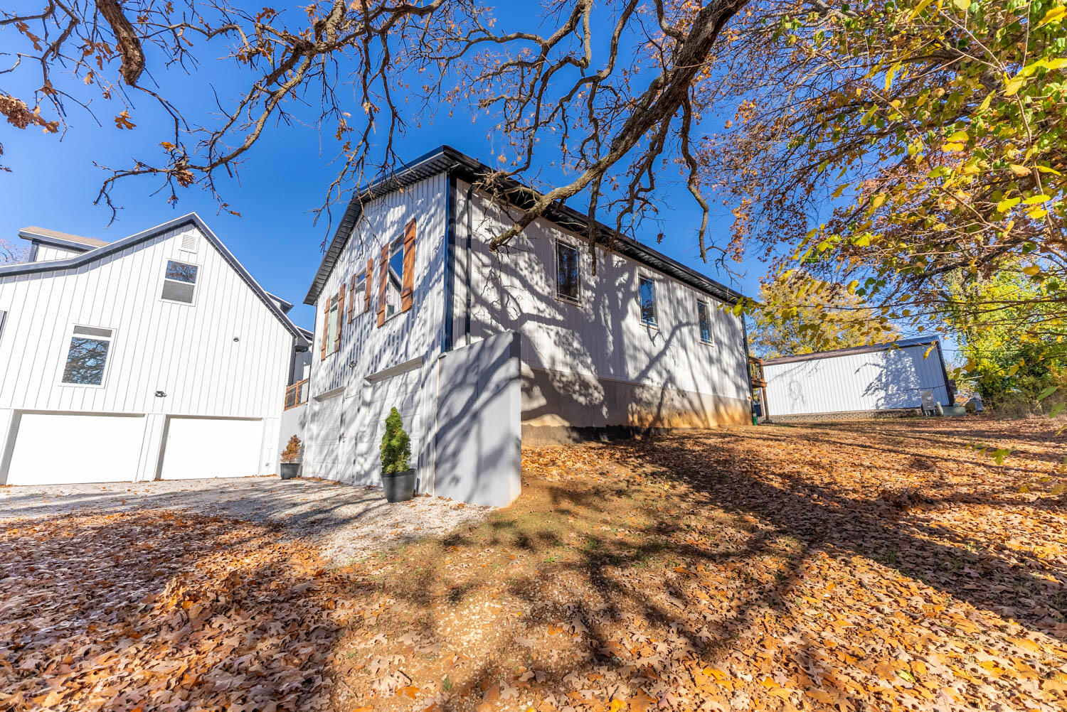 410 White Oak Drive Property Photo 18