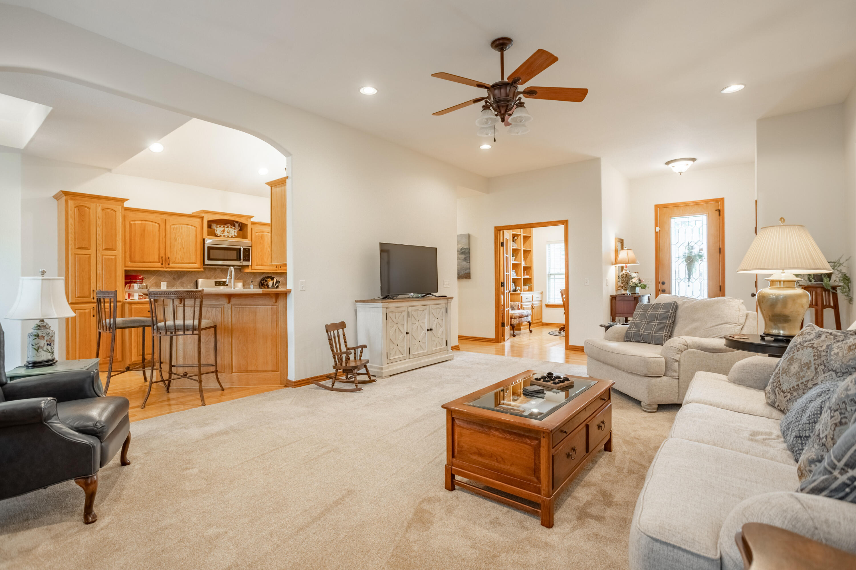 1733 East Charles Street Property Photo 8