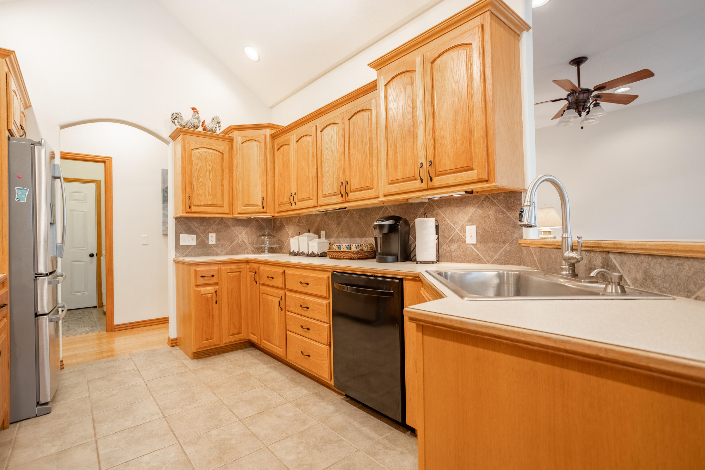 1733 East Charles Street Property Photo 15