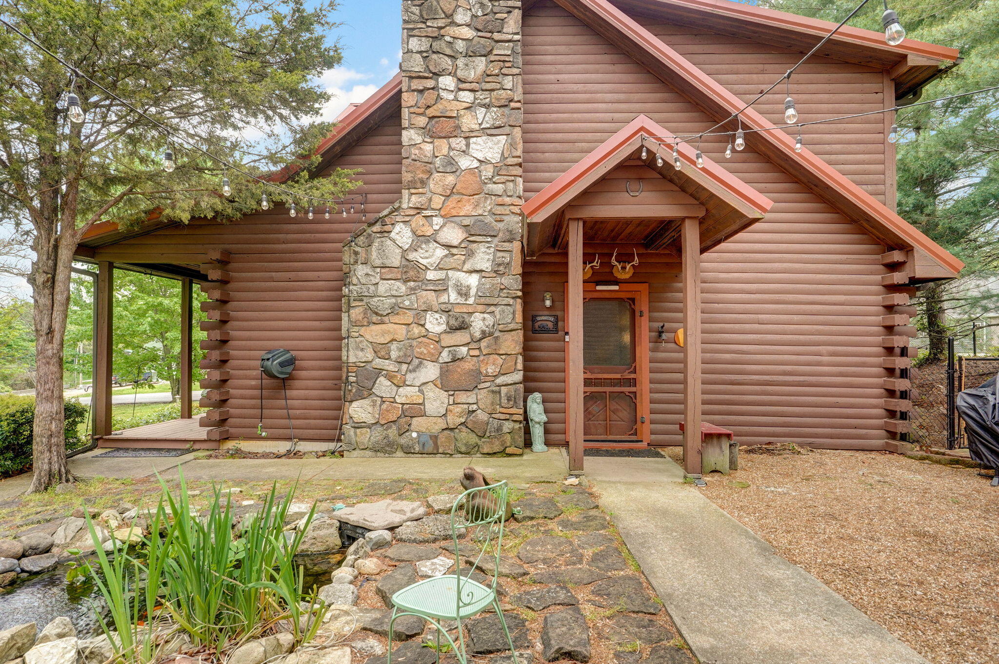 121 Waverly Street Property Photo 7