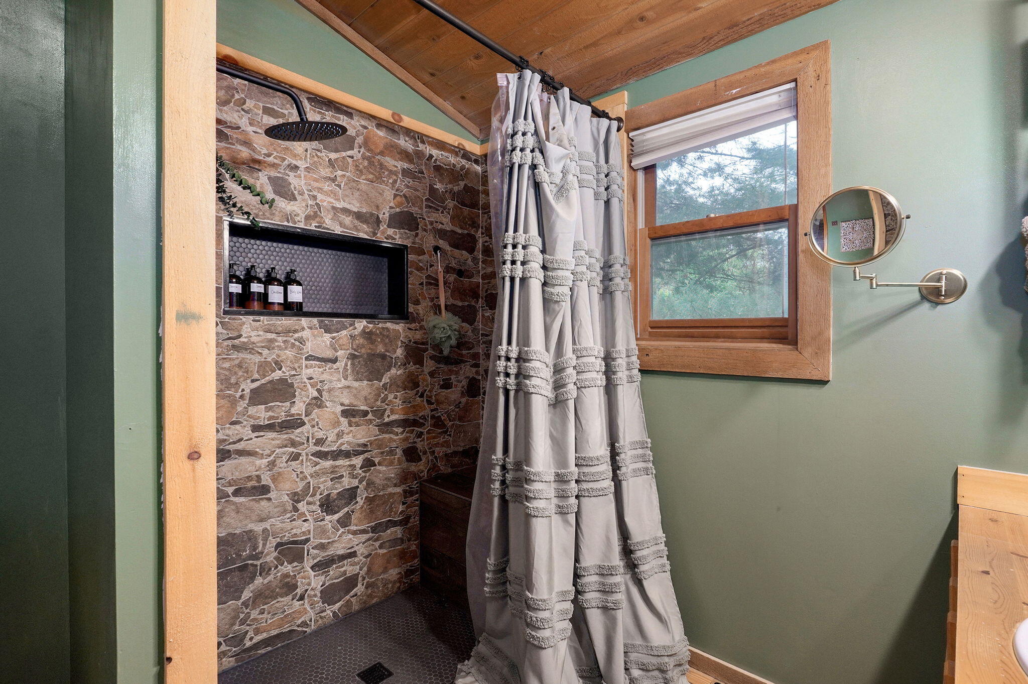 121 Waverly Street Property Photo 36