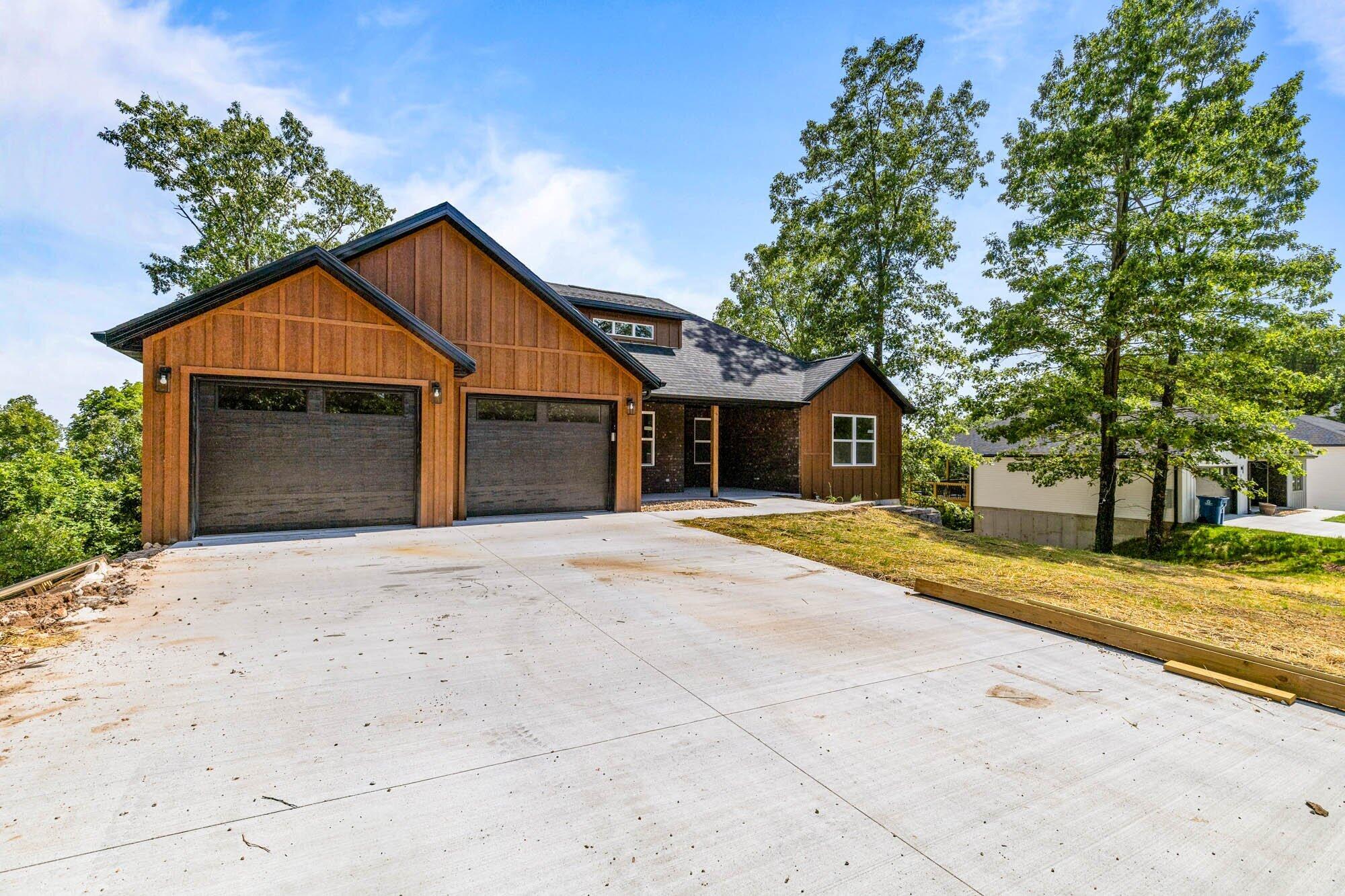 1238 Emory Creek Boulevard Property Photo 2