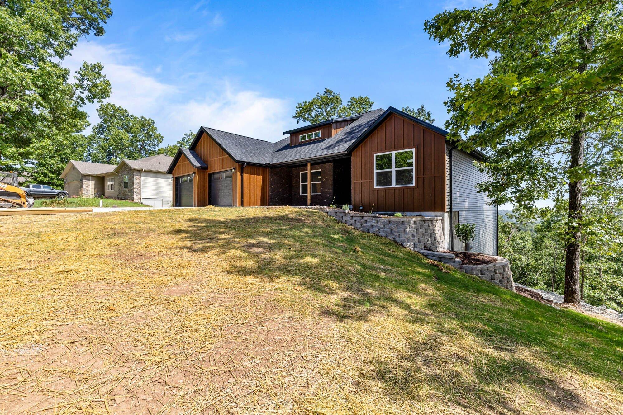 1238 Emory Creek Boulevard Property Photo 3