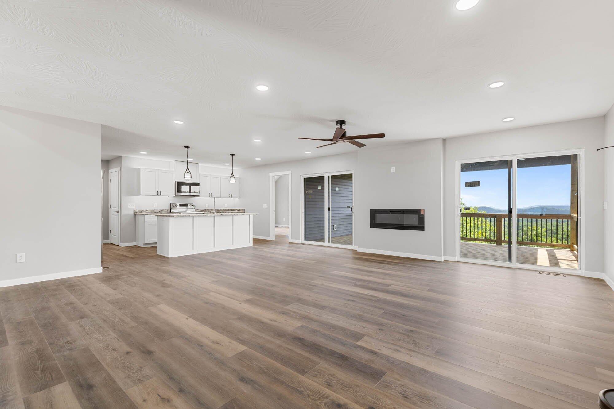 1238 Emory Creek Boulevard Property Photo 4