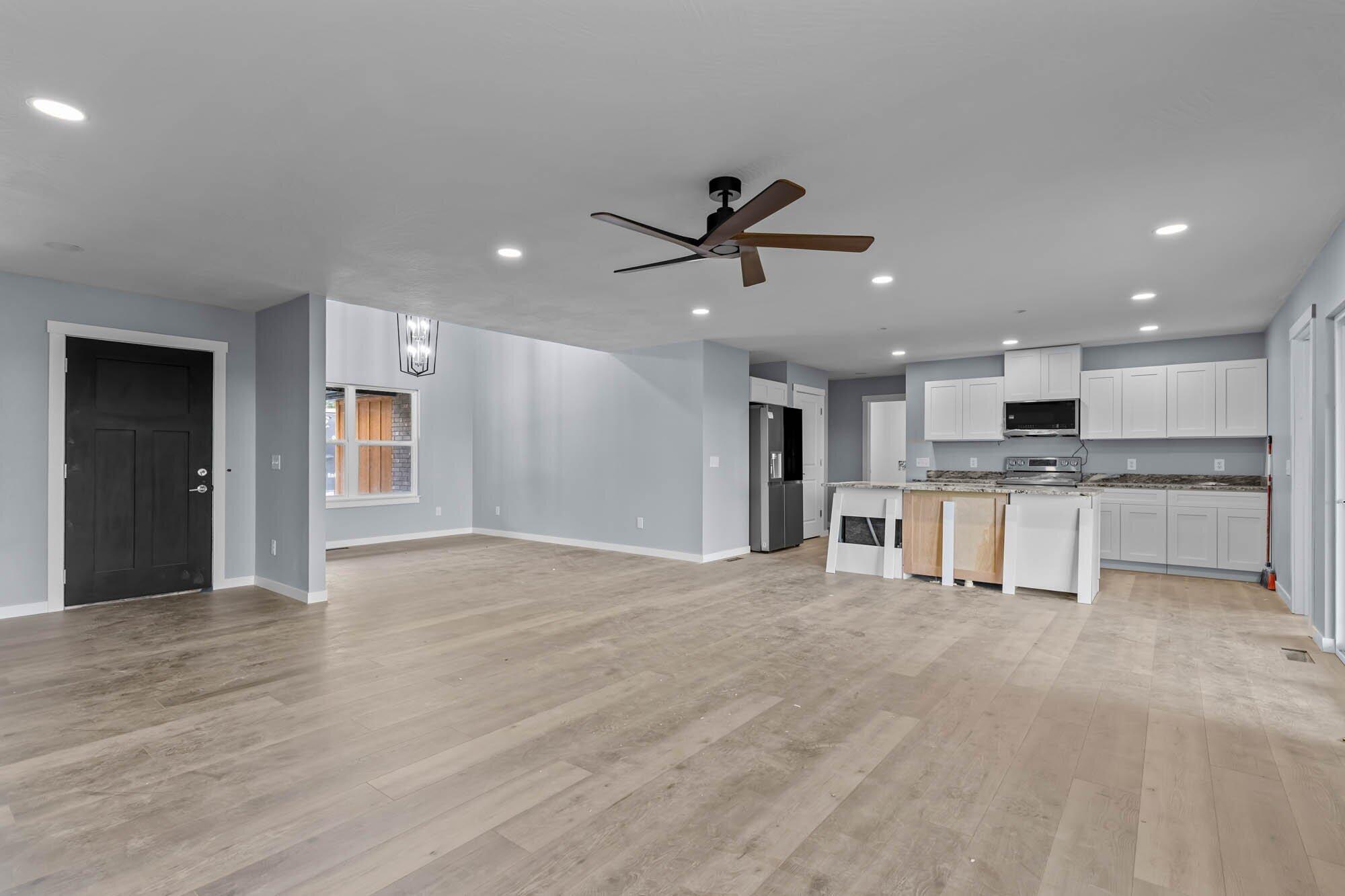 1238 Emory Creek Boulevard Property Photo 5
