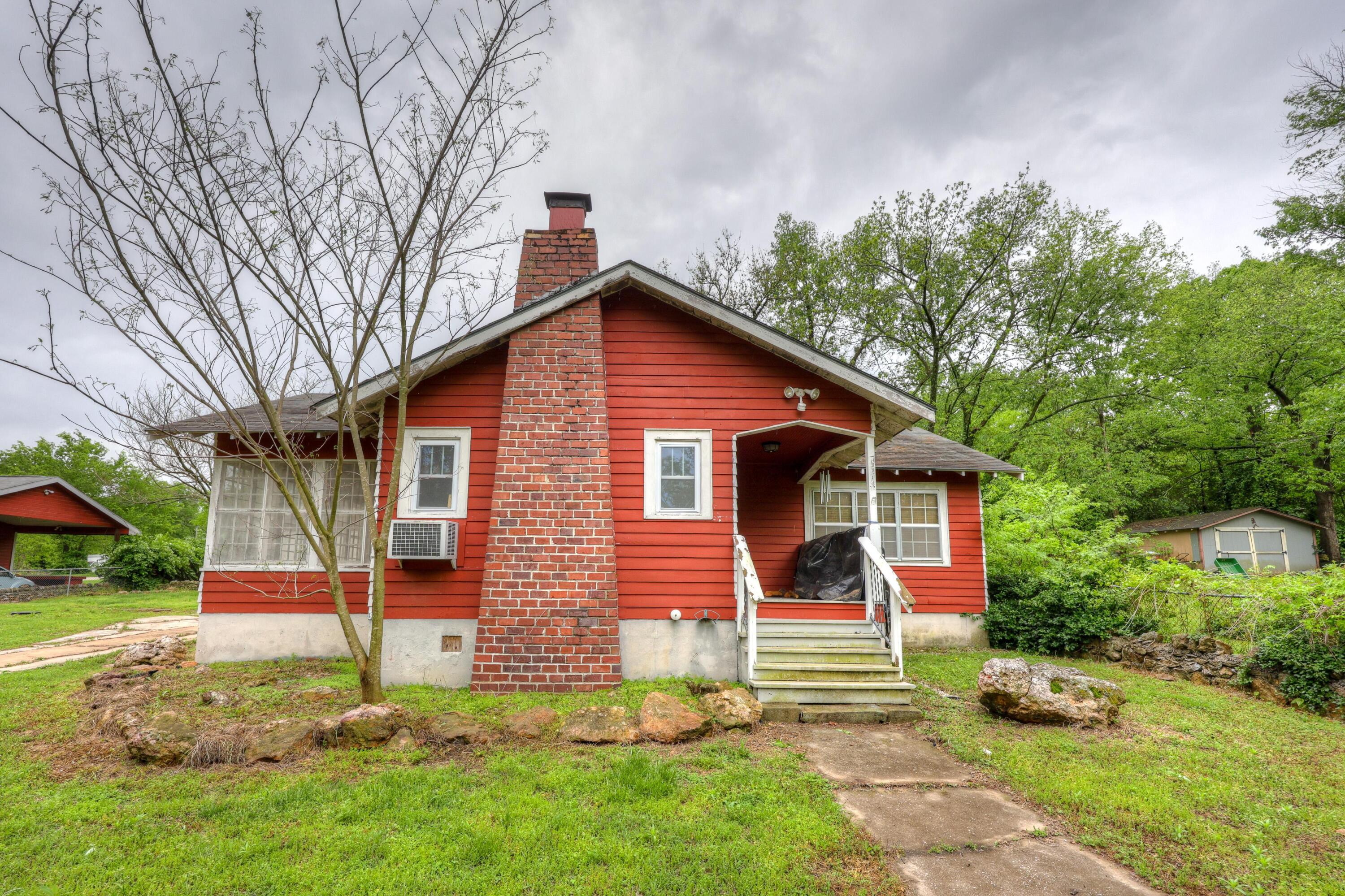 206 Clark Drive Property Photo 3