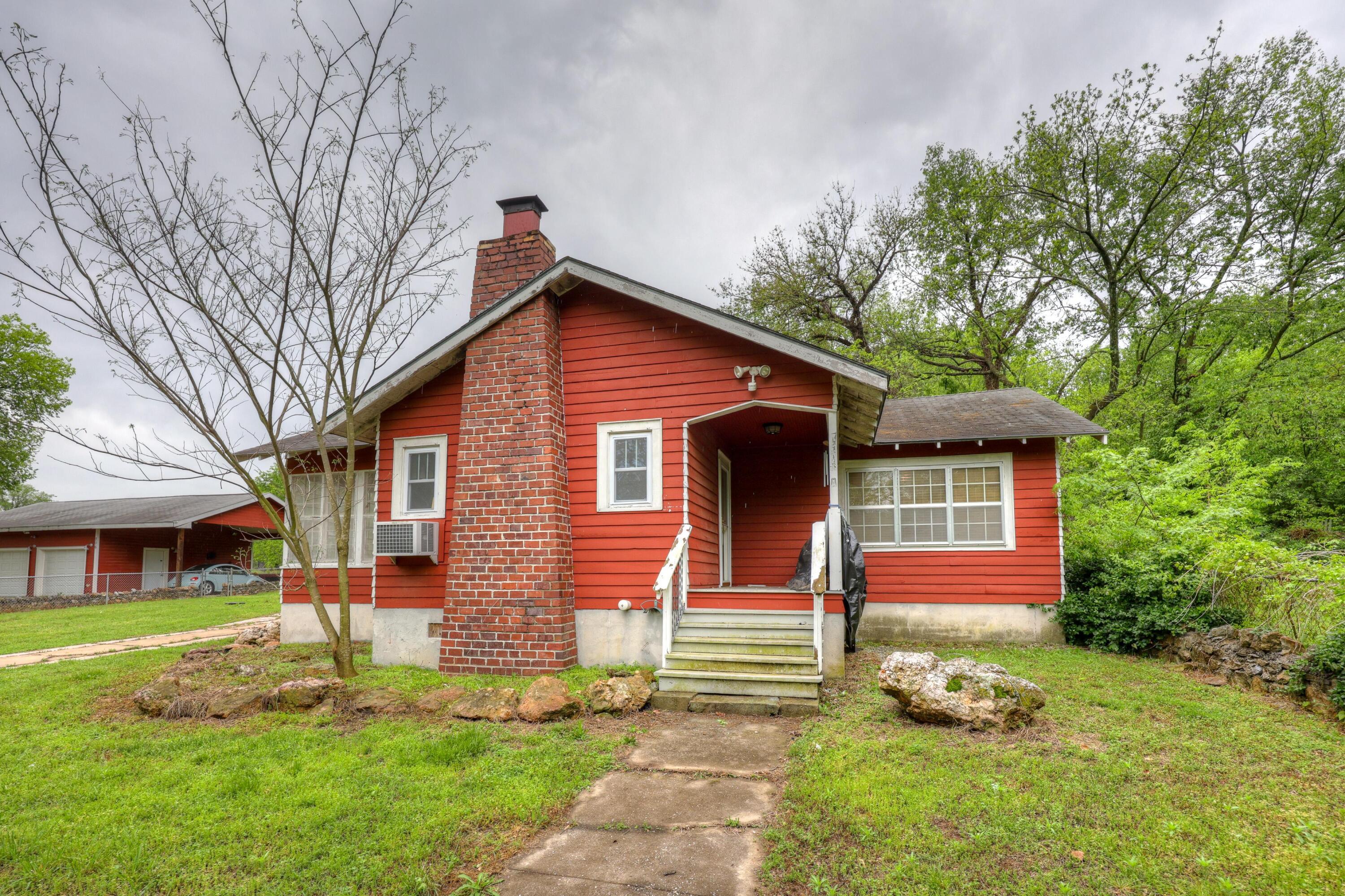 206 Clark Drive Property Photo 4