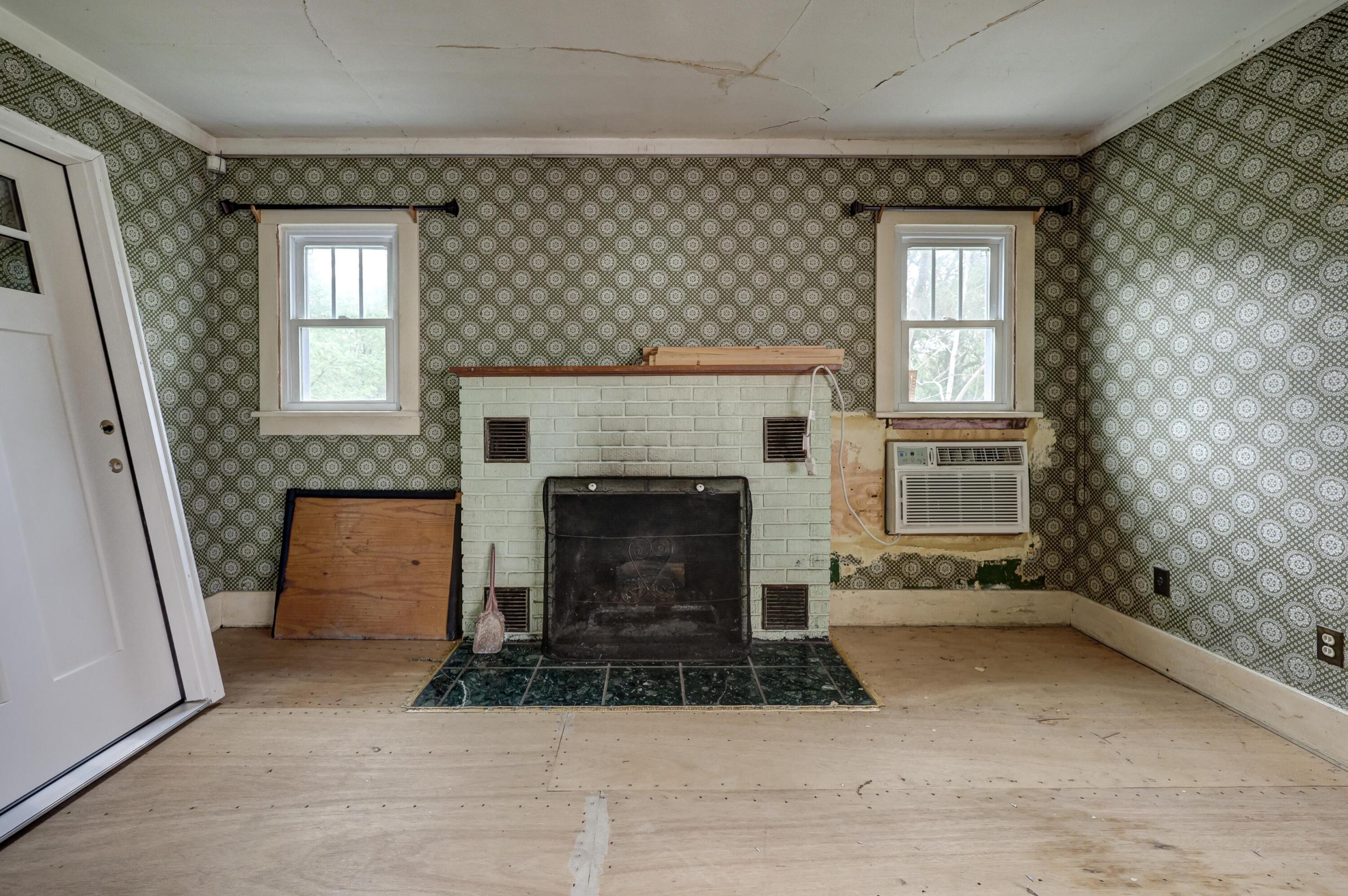 206 Clark Drive Property Photo 9