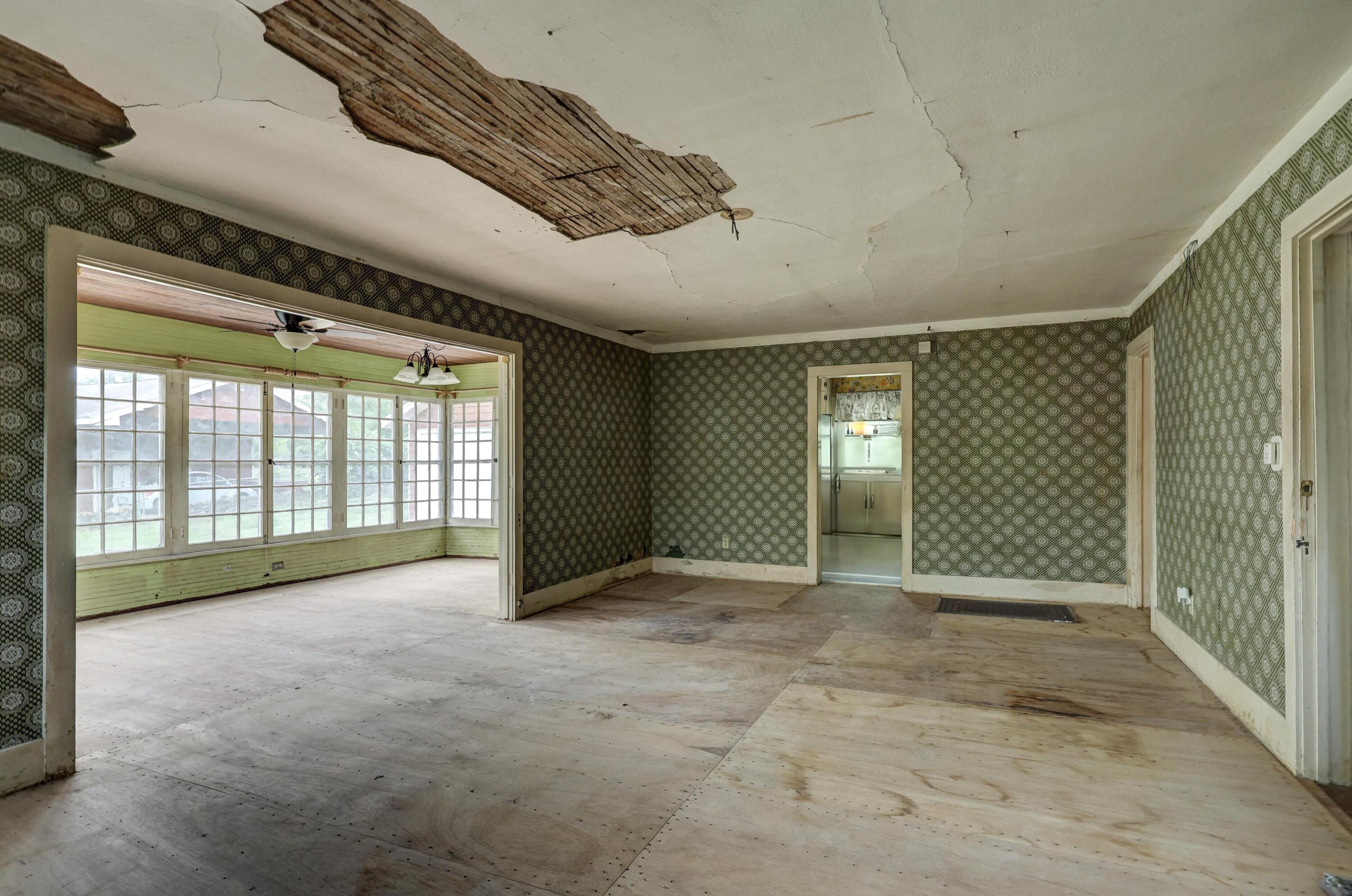 206 Clark Drive Property Photo 10