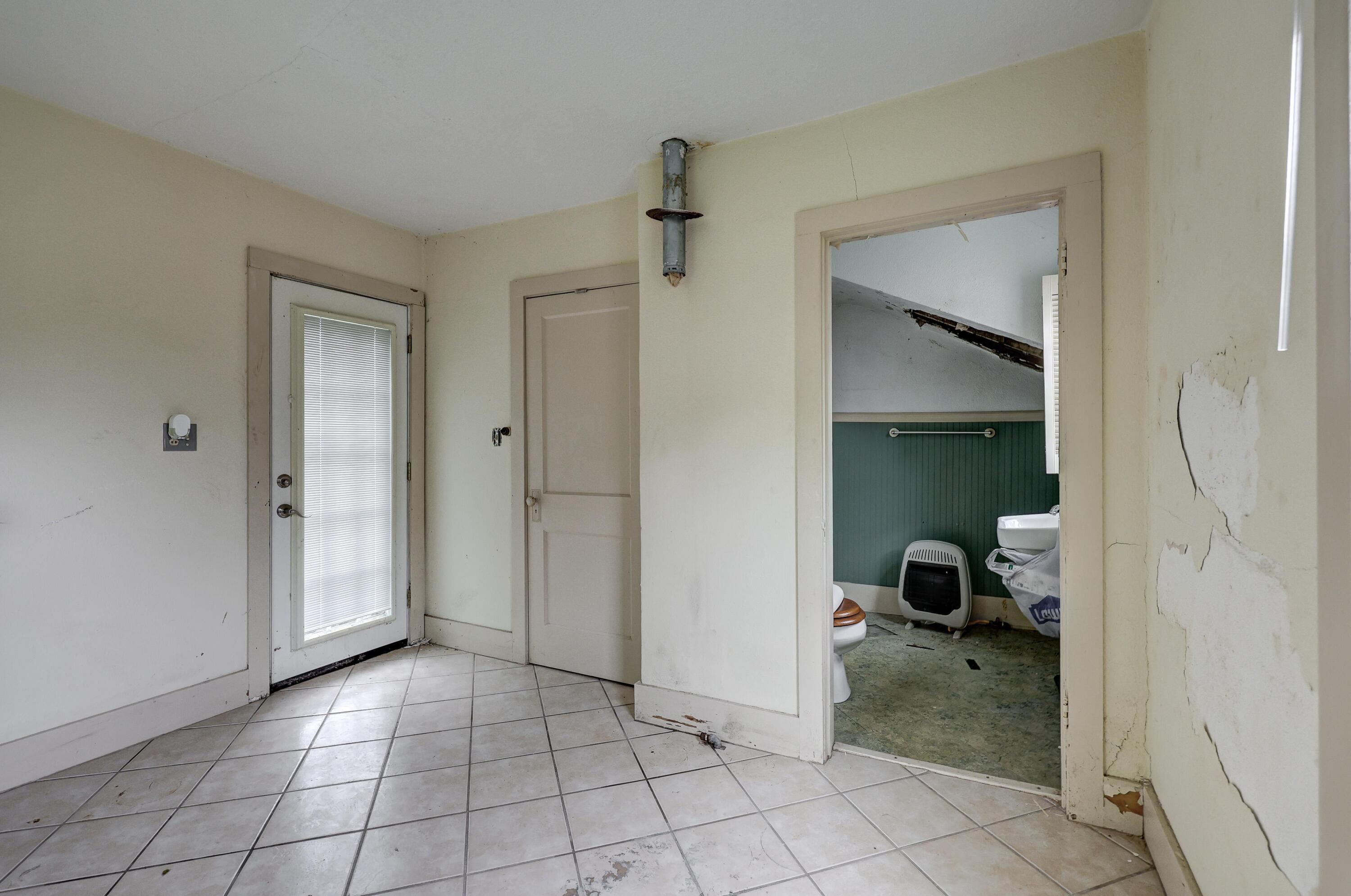 206 Clark Drive Property Photo 24