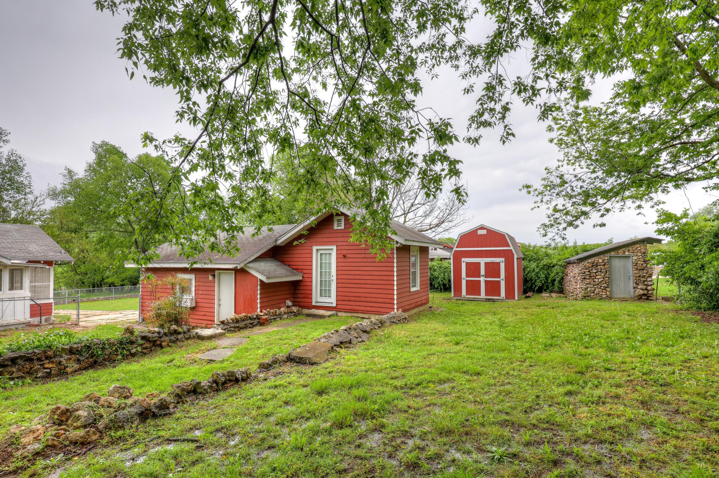 206 Clark Drive Property Photo 35