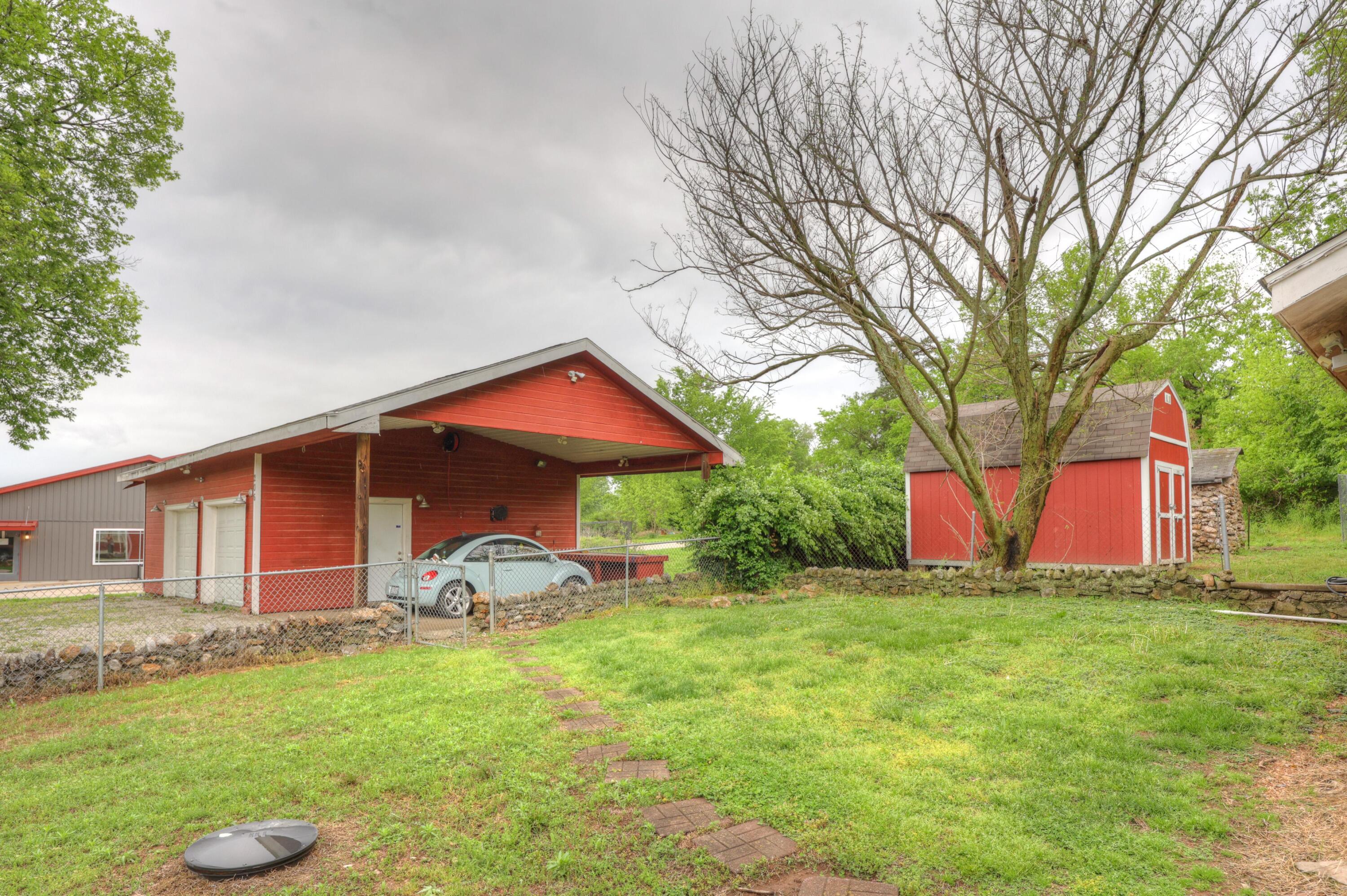 206 Clark Drive Property Photo 44