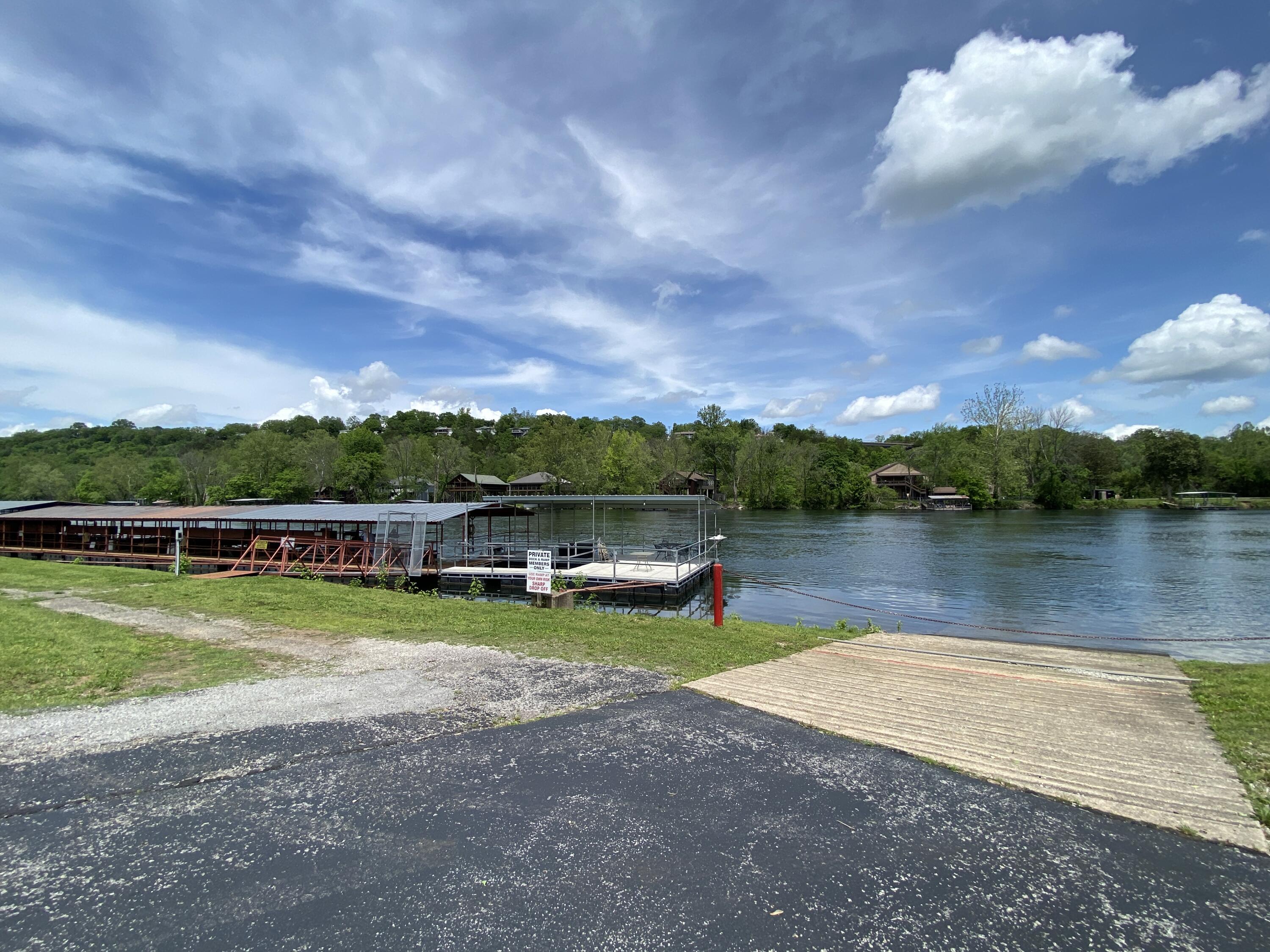 110 Wilshire Drive Property Photo 21