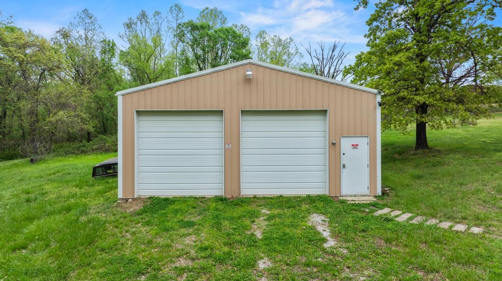 10689 South S. 425 Road Property Photo 46