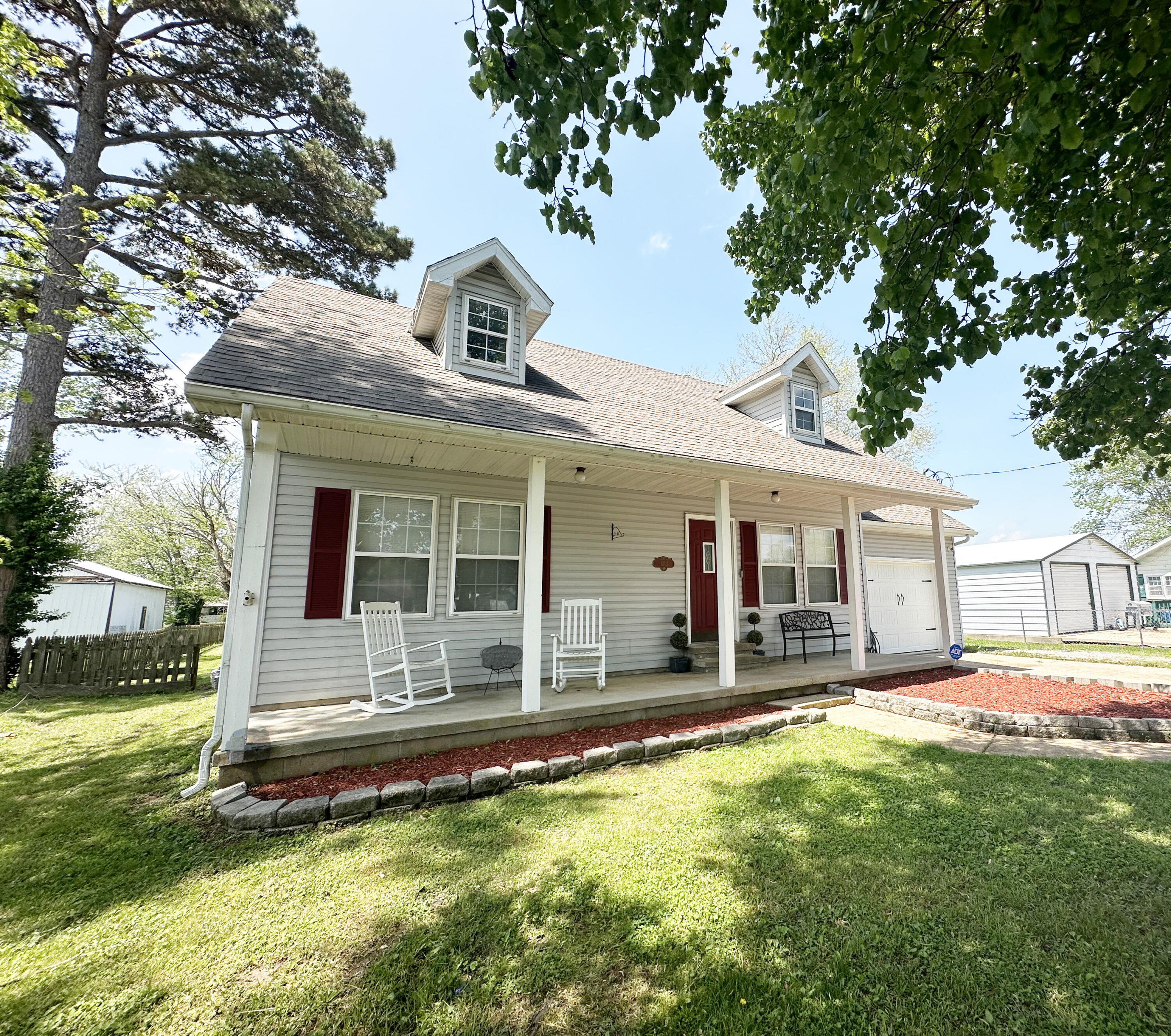 1213 North Darrell Street Property Photo 2