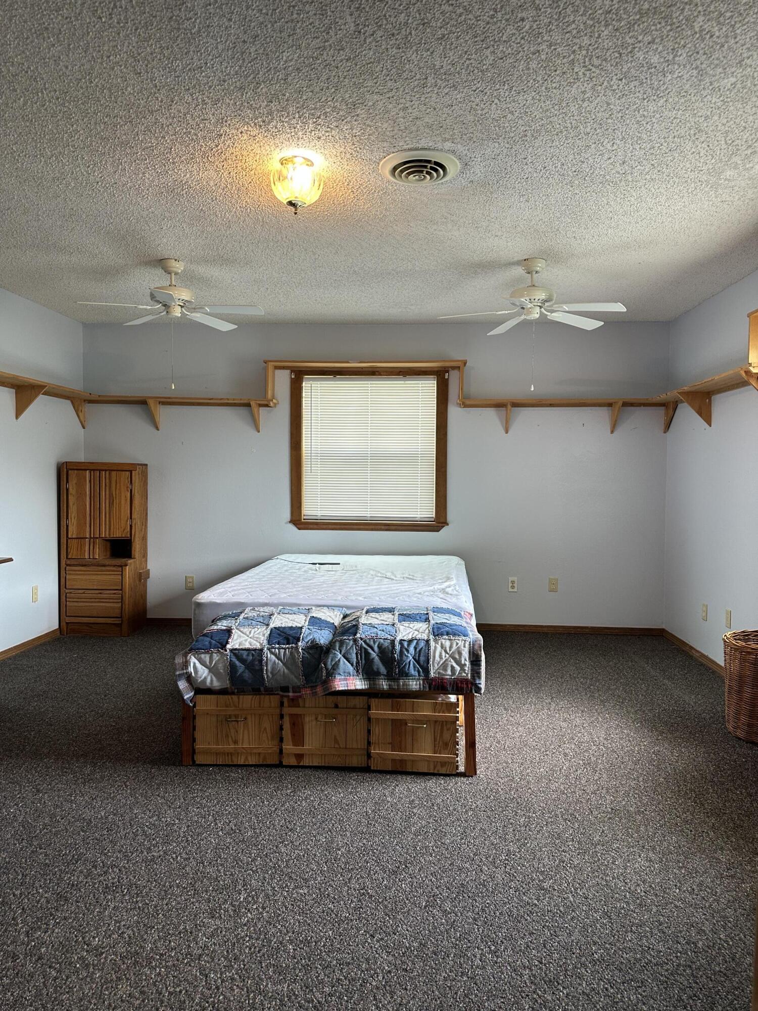 110 East Russell Street Property Photo 7
