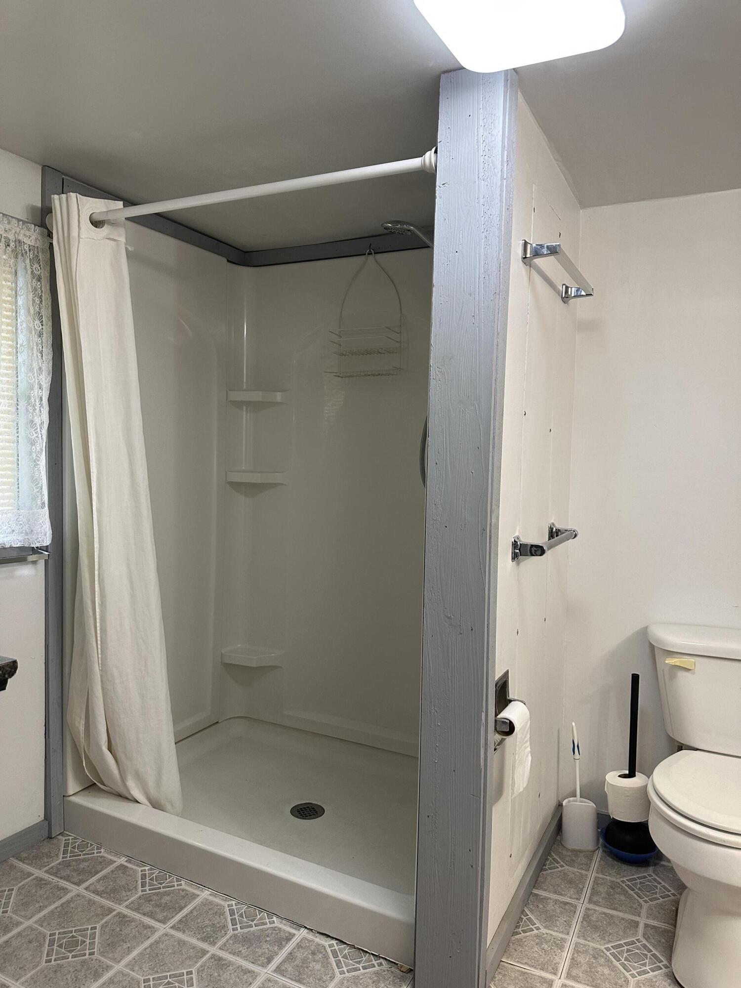 110 East Russell Street Property Photo 8
