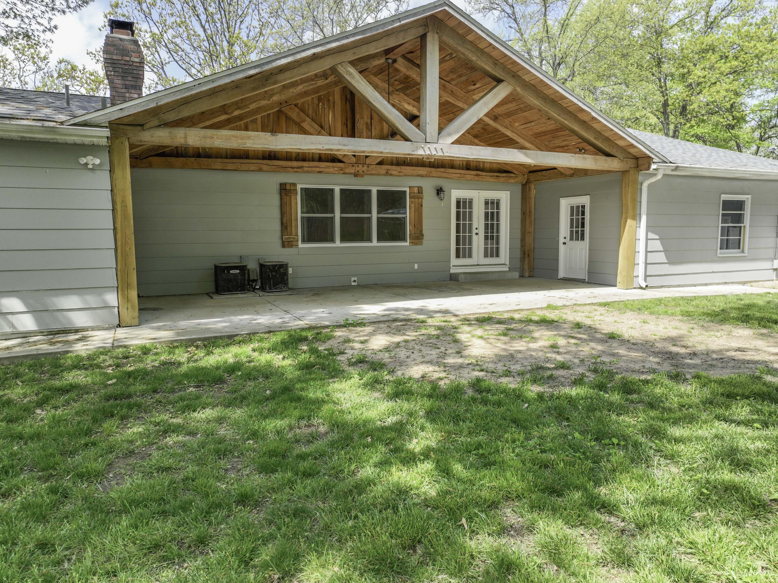 5610 South Farm Road 137 Property Photo 5