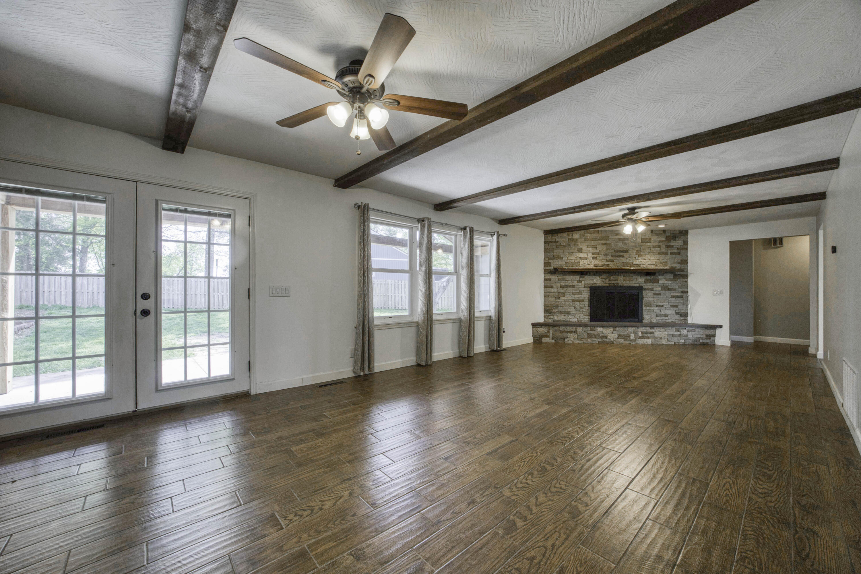 5610 South Farm Road 137 Property Photo 9
