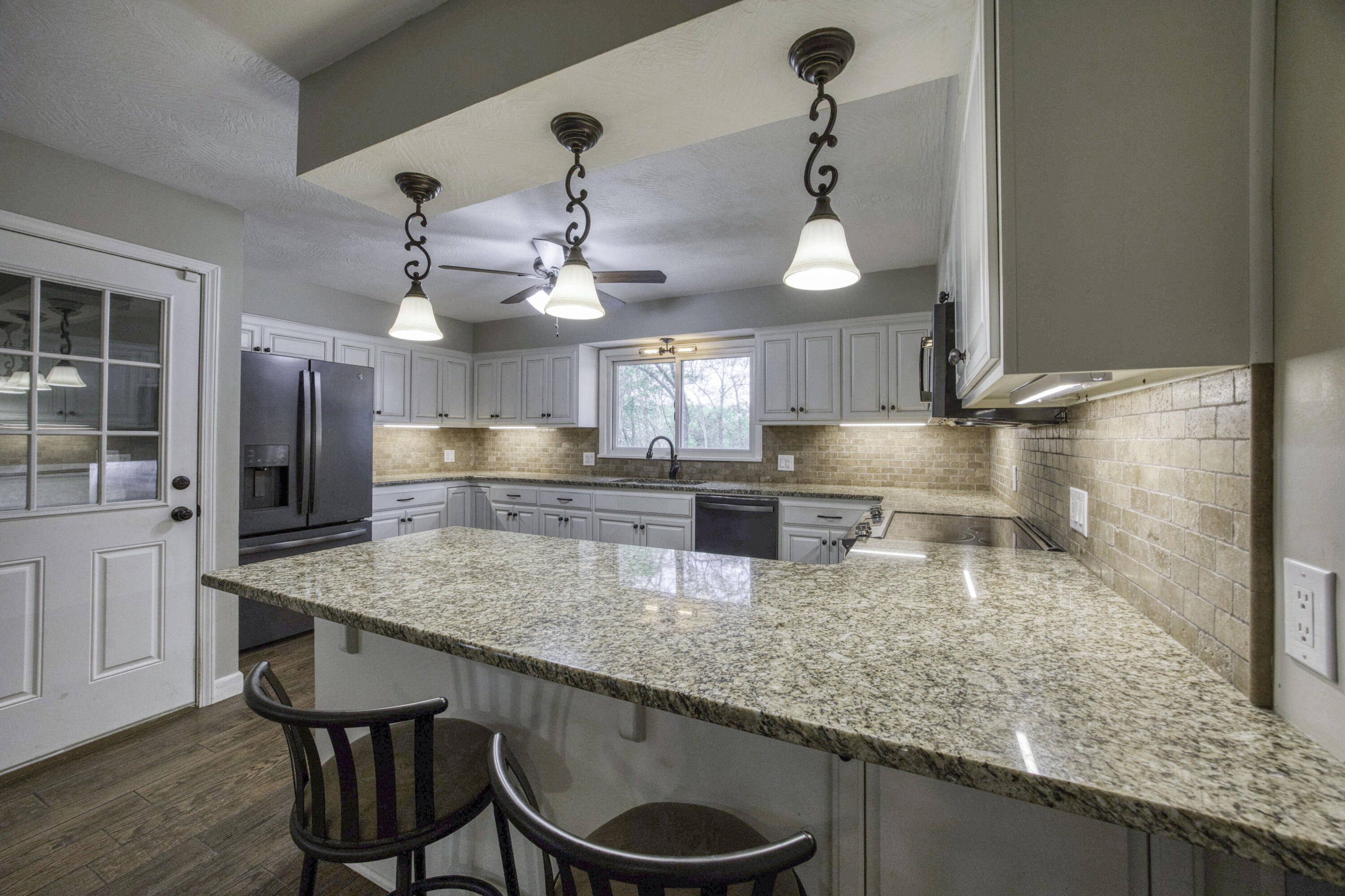 5610 South Farm Road 137 Property Photo 13