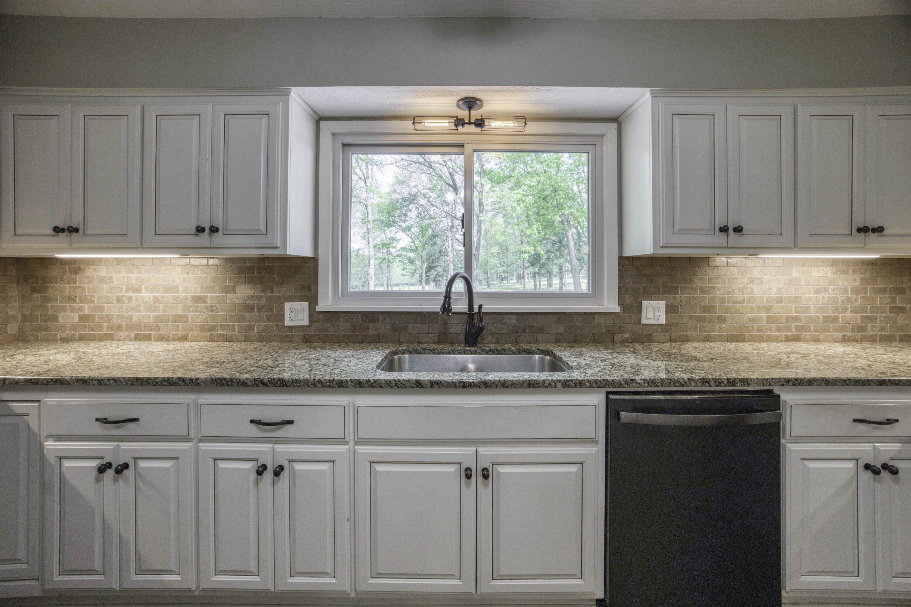 5610 South Farm Road 137 Property Photo 16