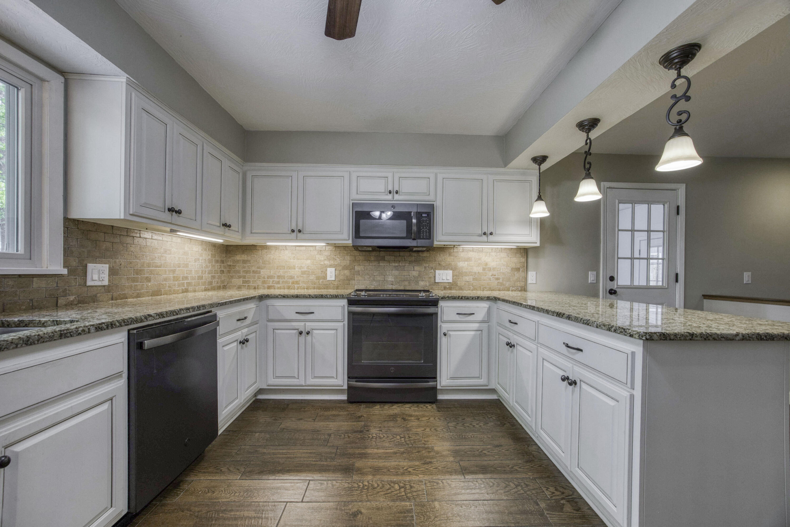 5610 South Farm Road 137 Property Photo 17