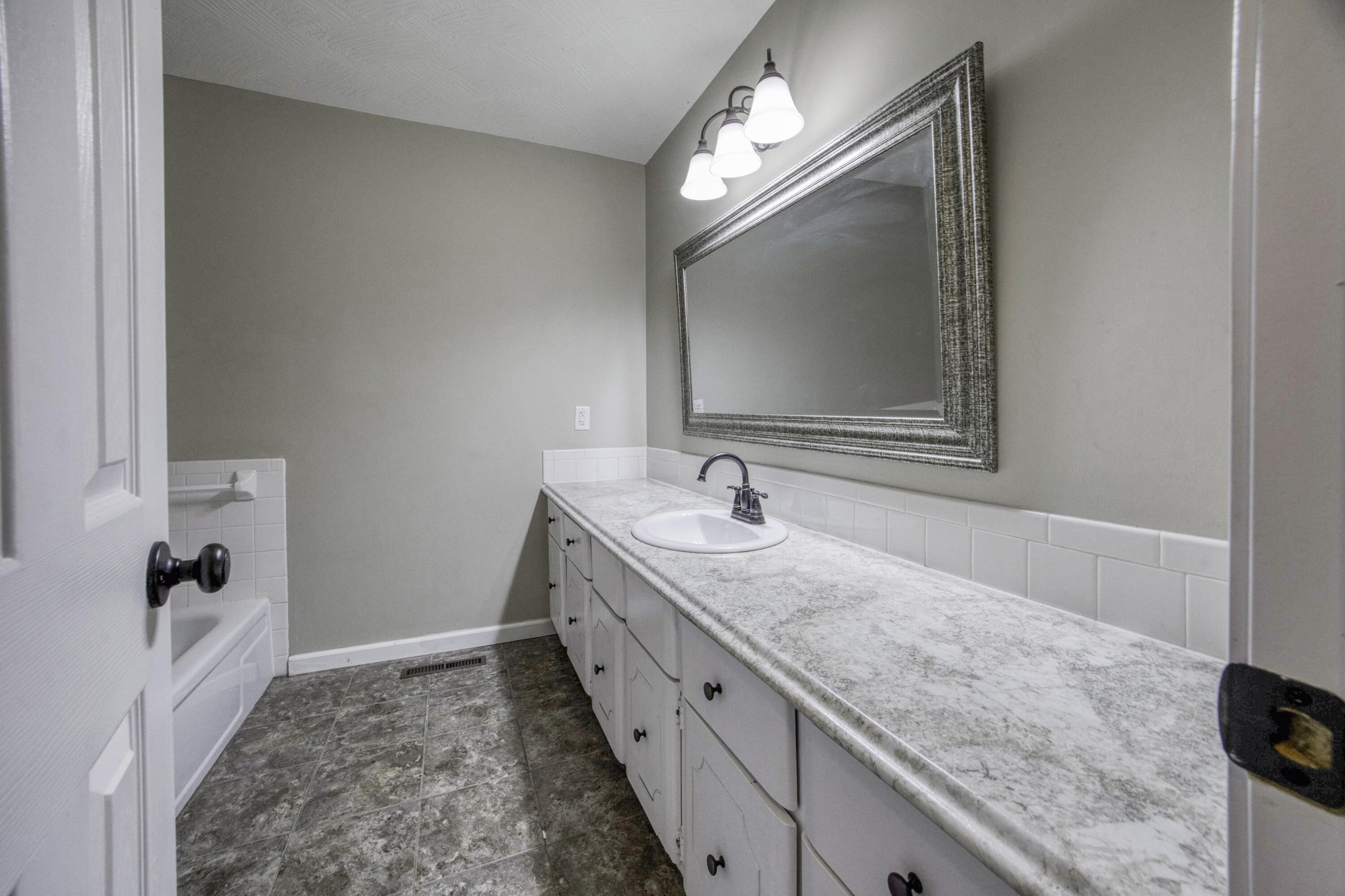5610 South Farm Road 137 Property Photo 42