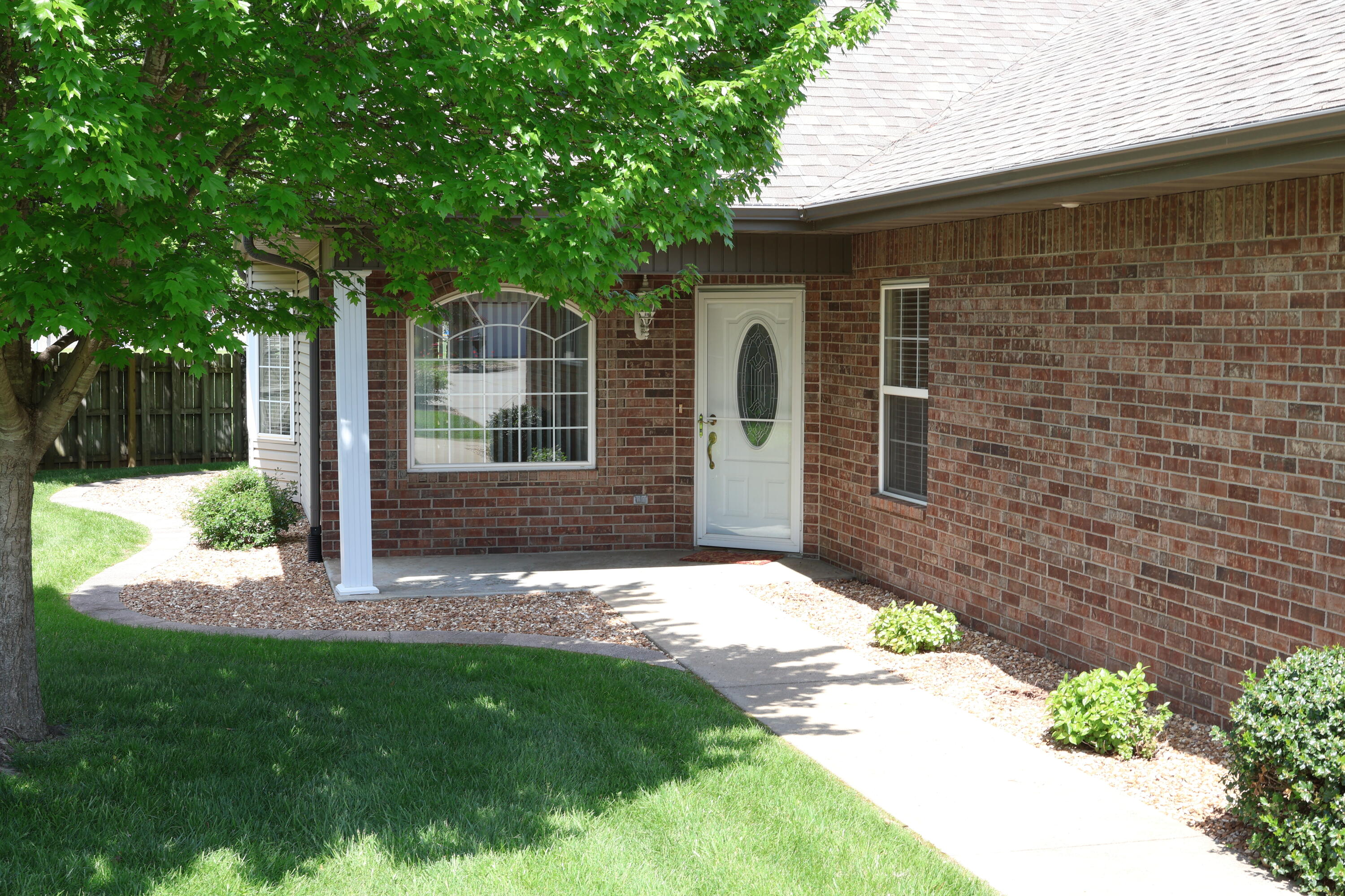 1125 Stonebriar Place Property Photo 4