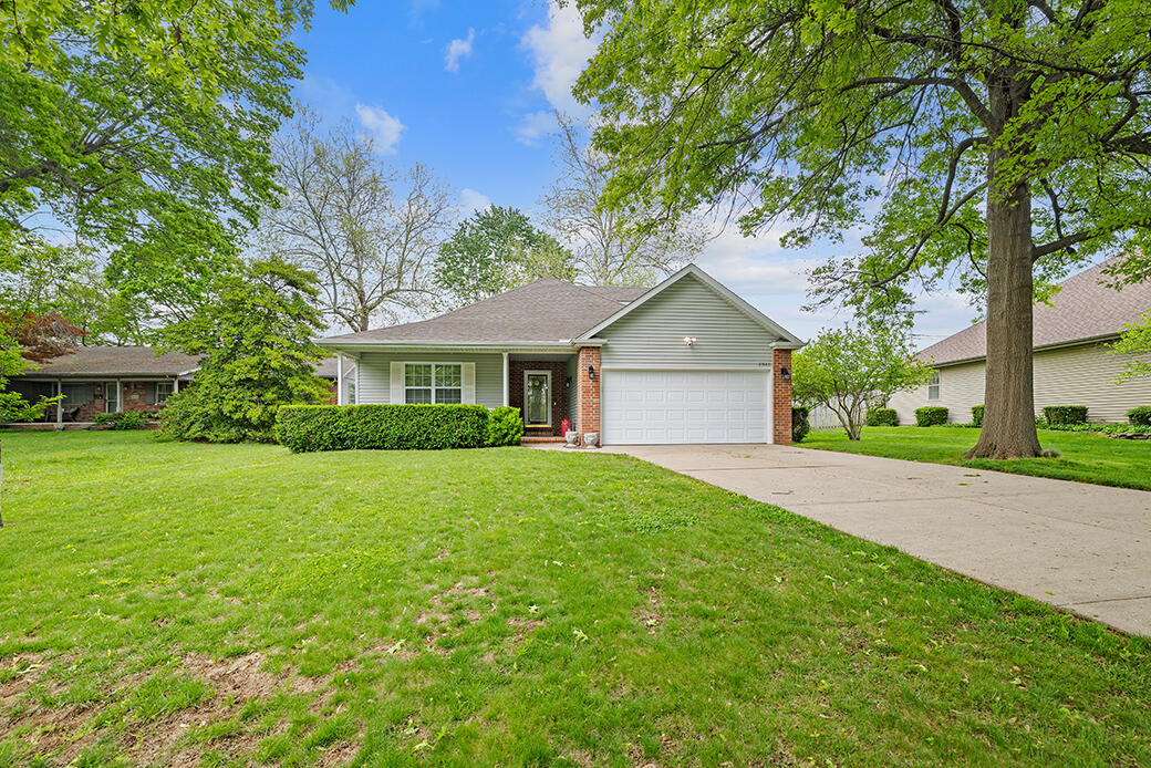 2941 East Eastmoor Court Property Photo 1