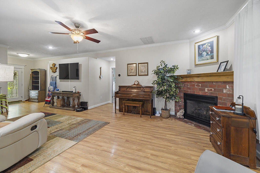 2941 East Eastmoor Court Property Photo 7