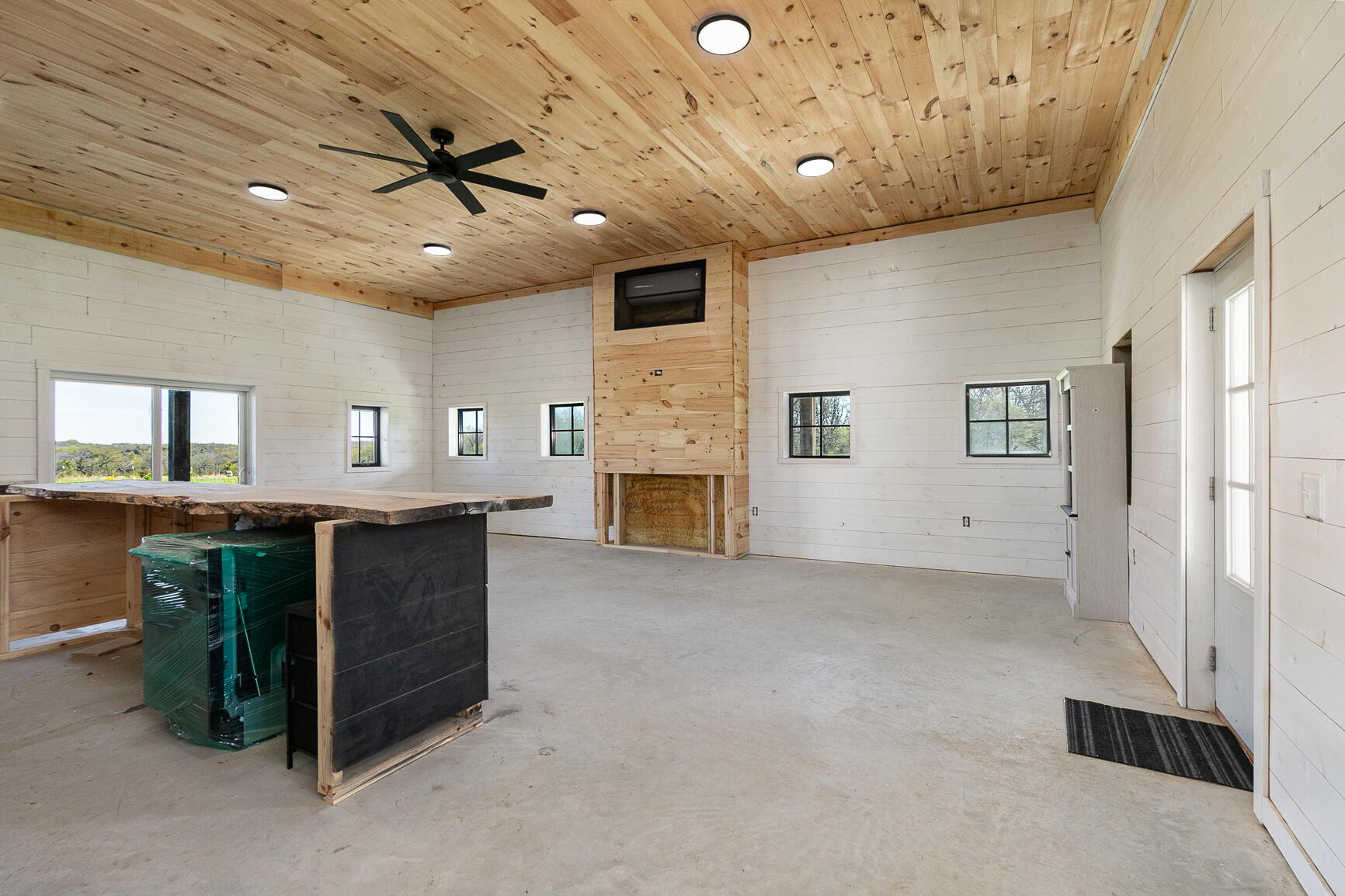 2107 East 530th Road Property Photo 11
