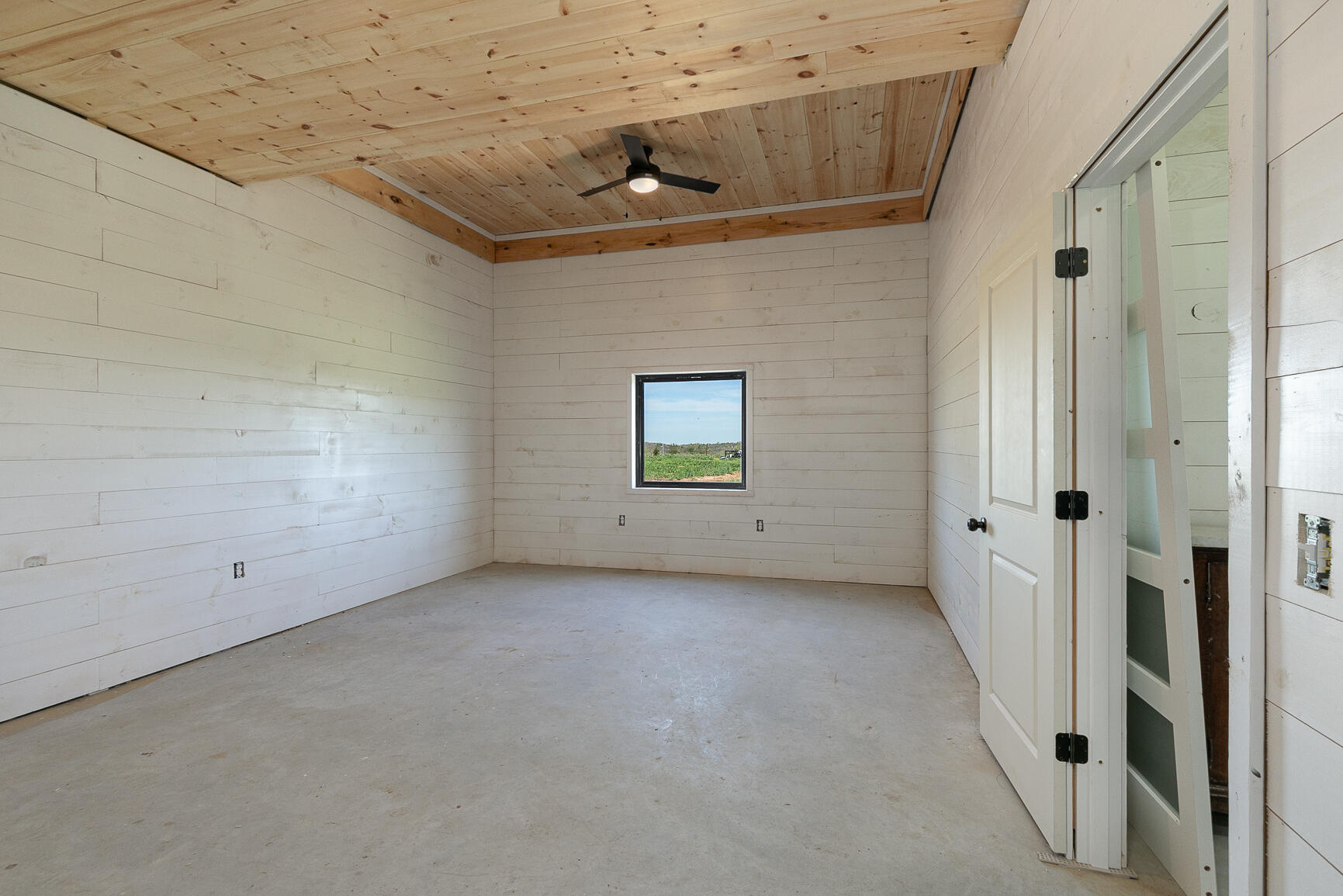 2107 East 530th Road Property Photo 14