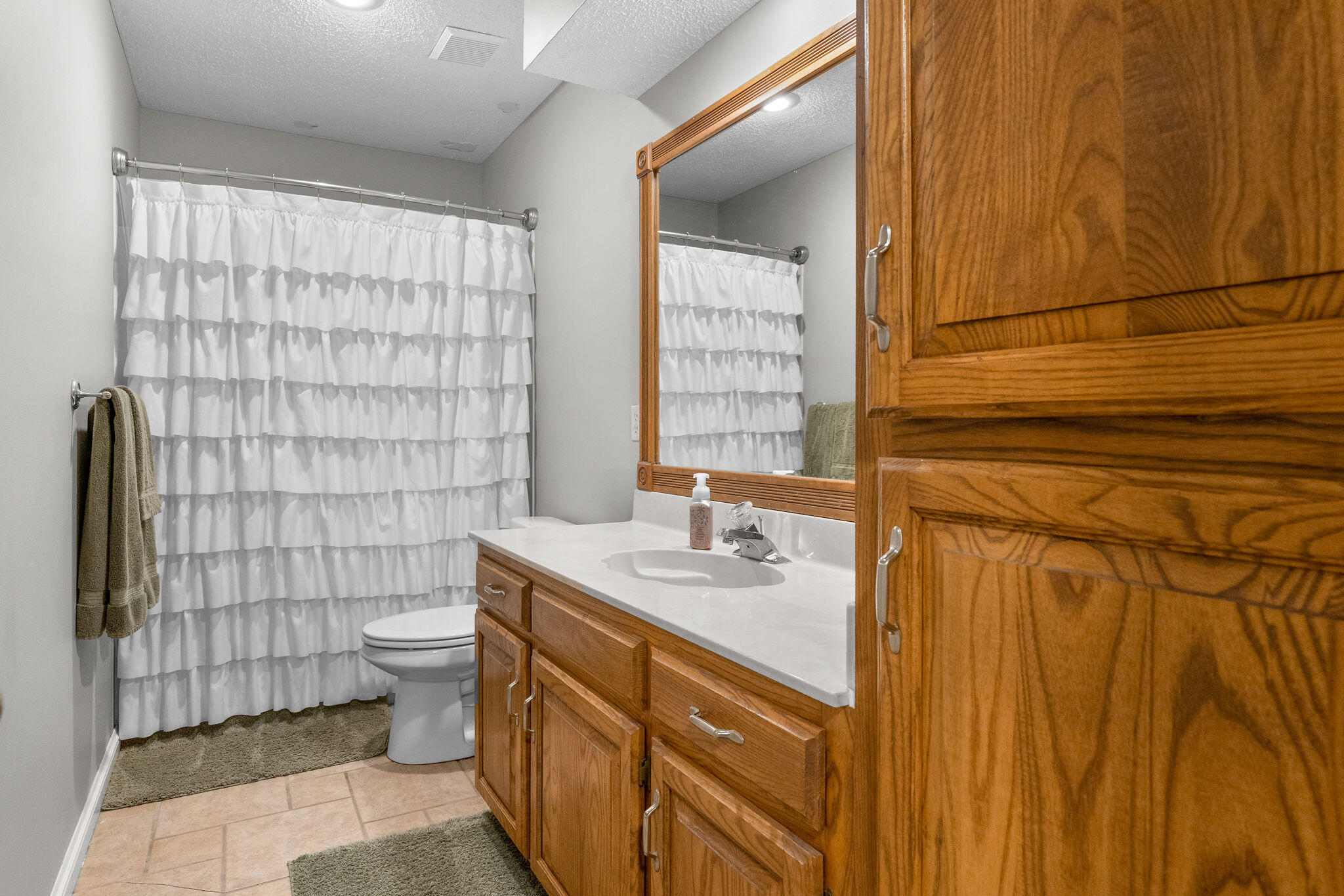5483 South Parkhill Avenue Property Photo 24